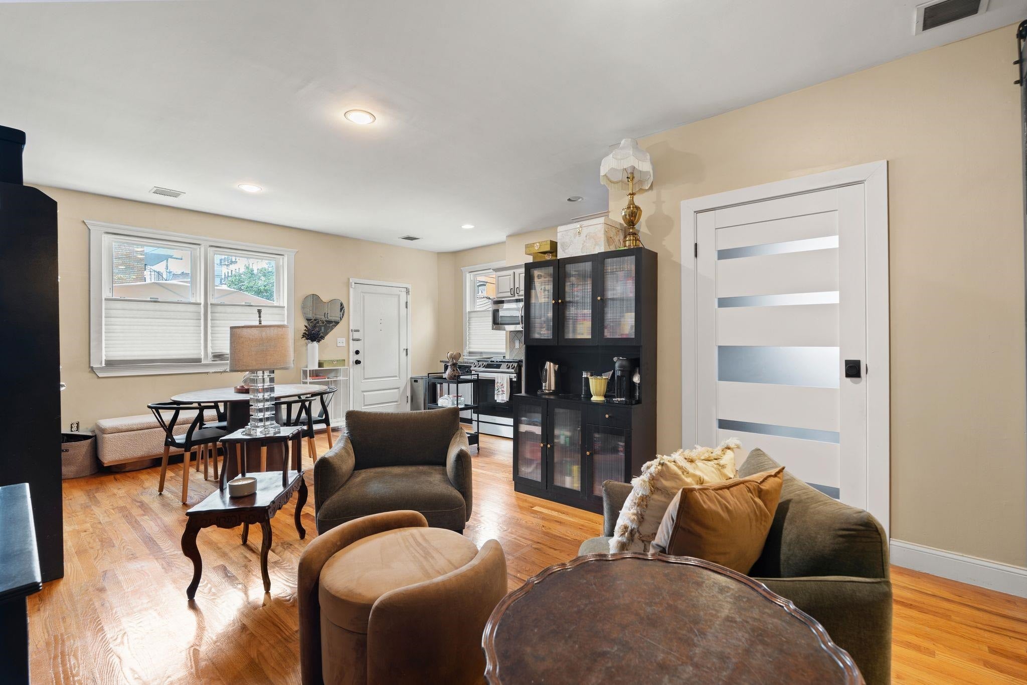 Search Homes 4 220 7TH ST 1L