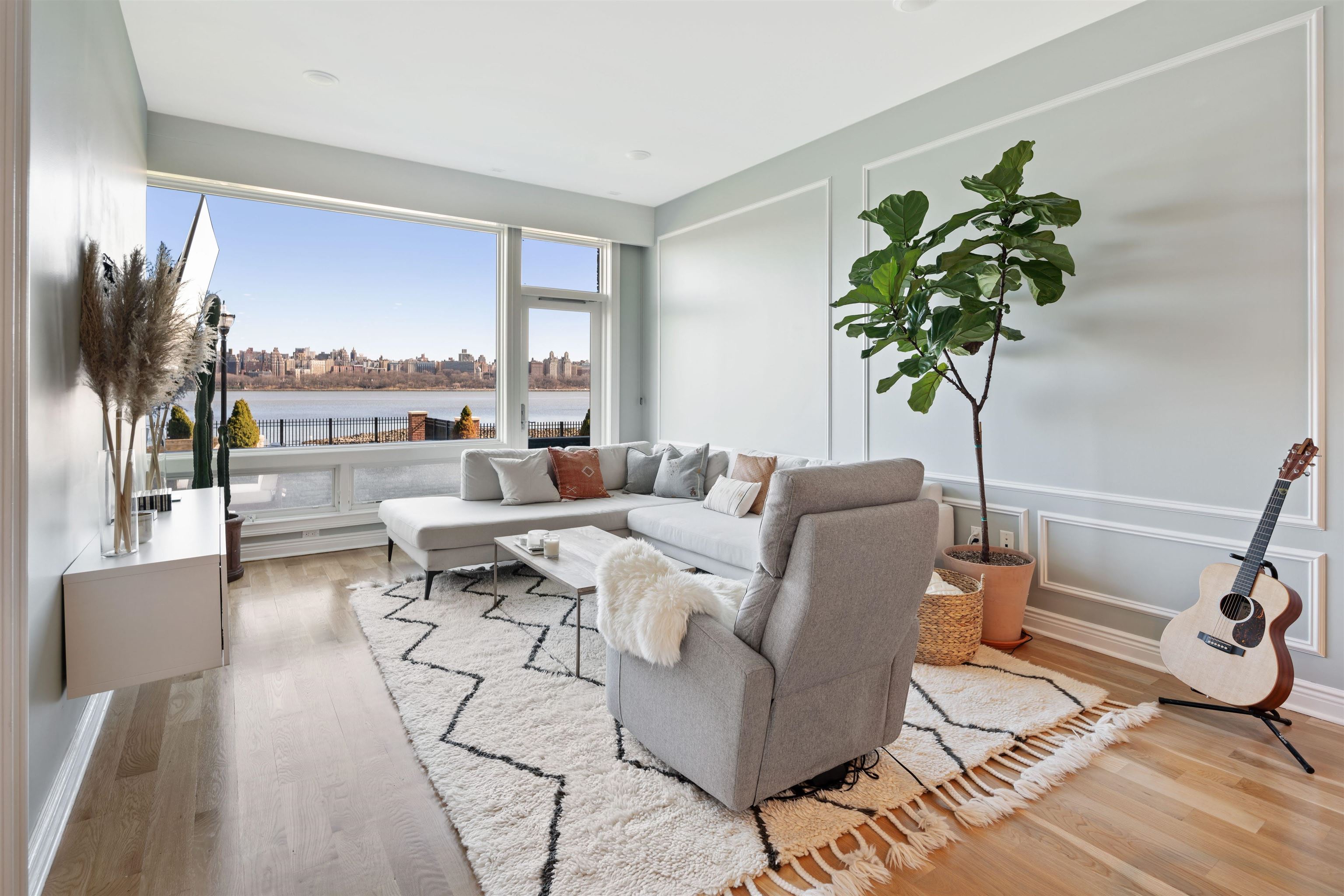 9 Somerset Lane #118, Edgewater, New Jersey image 1