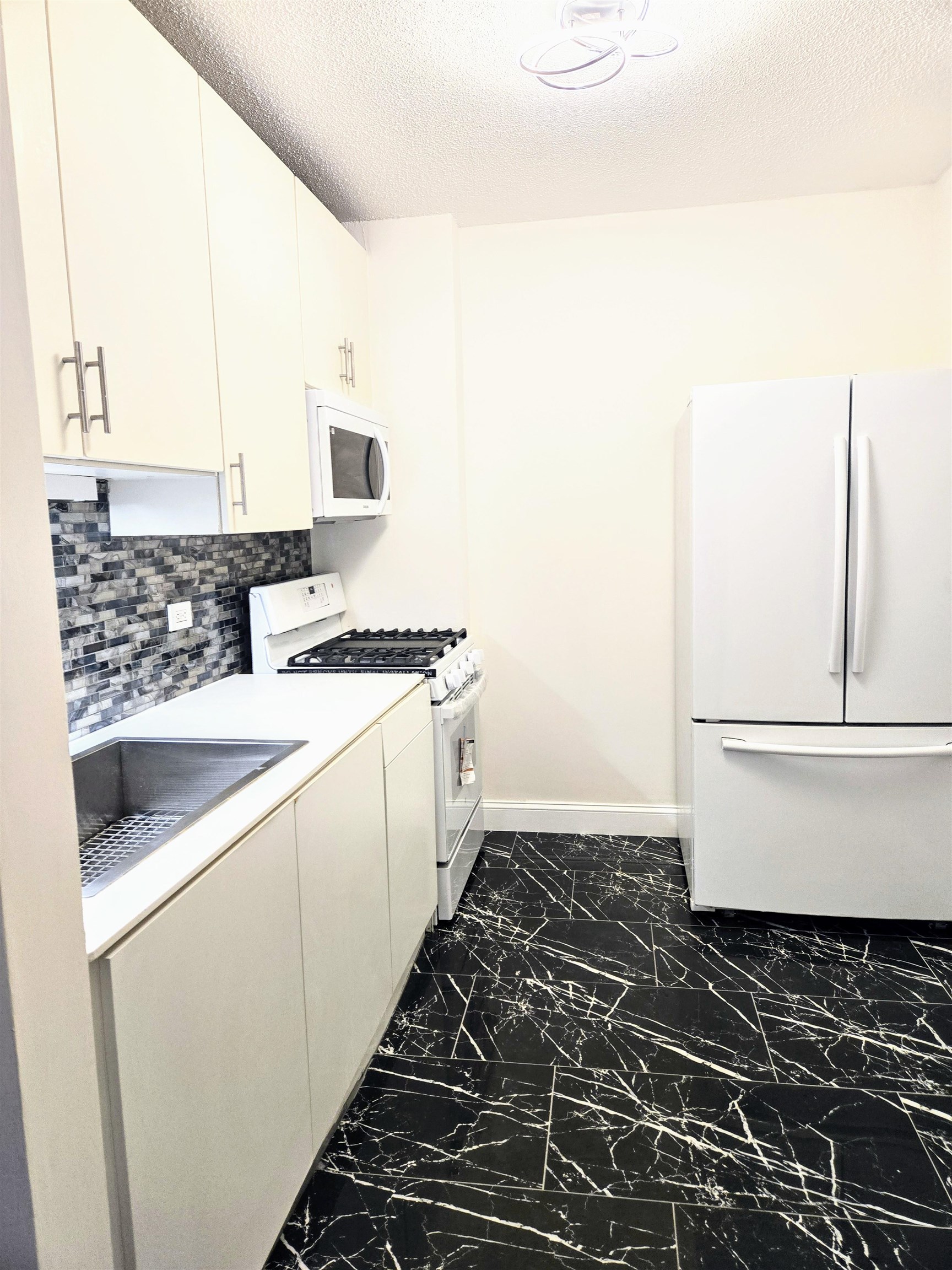 7002 Blvd East #3A, Guttenberg, New Jersey image 3