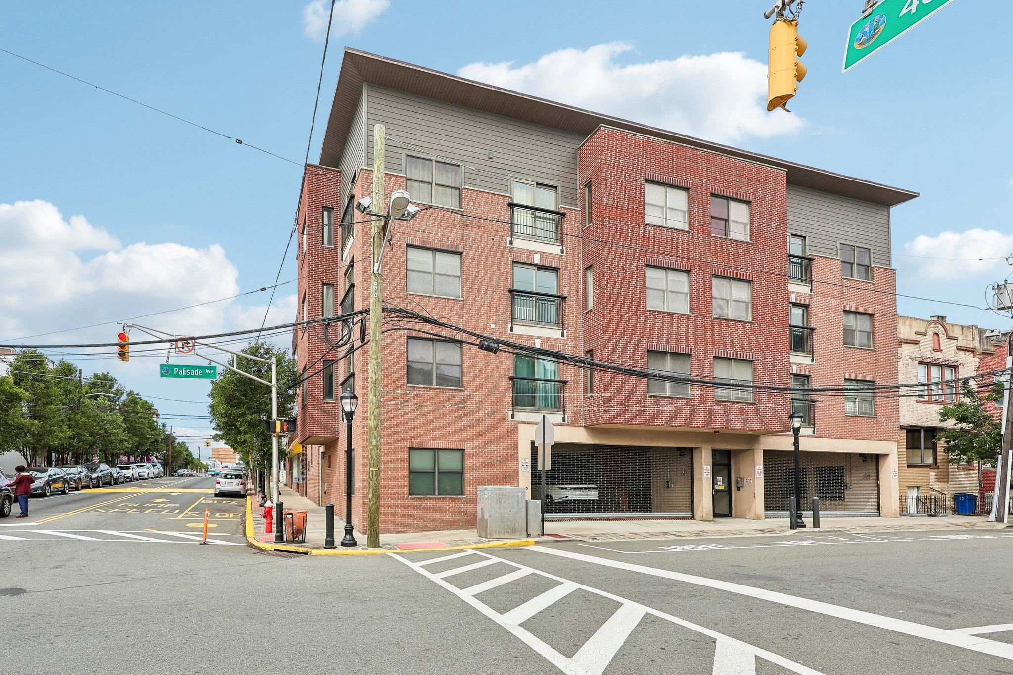 4801 PALISADE AVE 3c (303)
