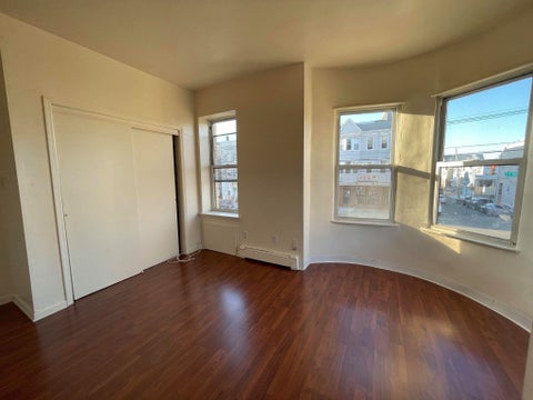 Apartment For Rent - 518 Kennedy Blvd #2E<br/> Bayonne, NJ 07002