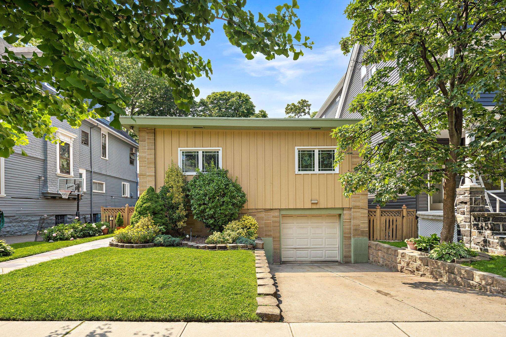5 Bonn Pl, Weehawken, New Jersey image 16