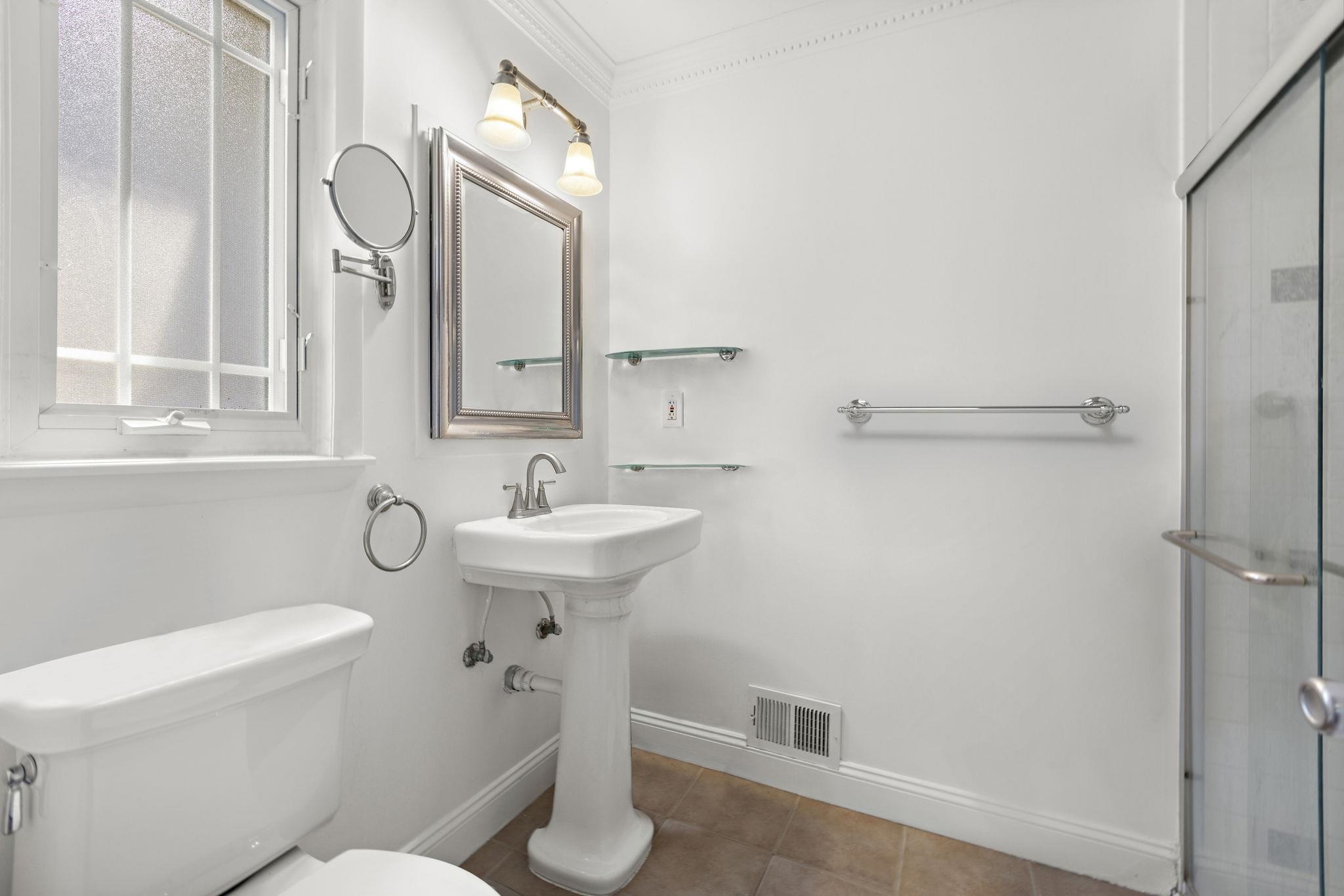 5 Bonn Pl, Weehawken, New Jersey image 14