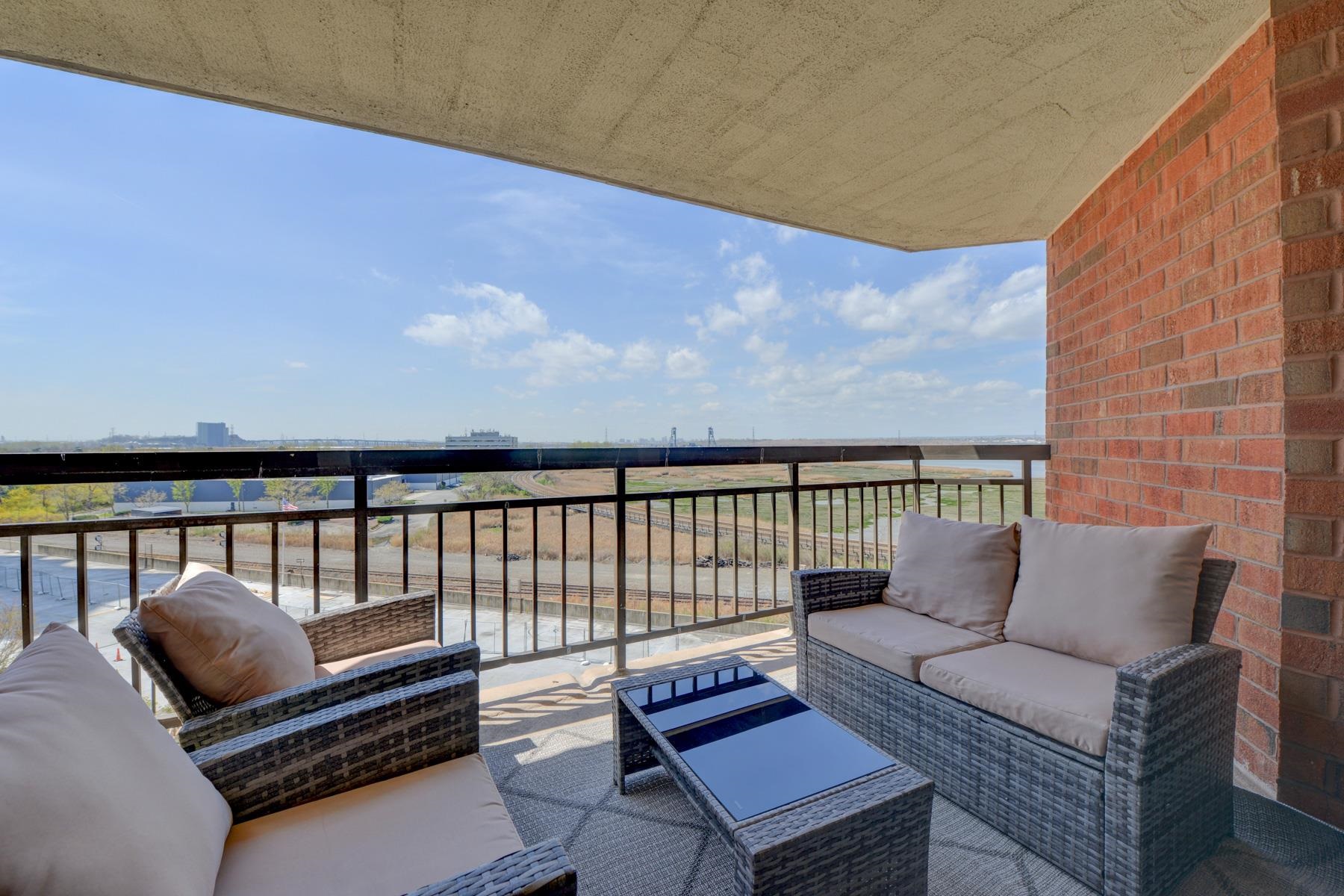 530 Harmon Cove Tower #530, Secaucus, New Jersey image 23