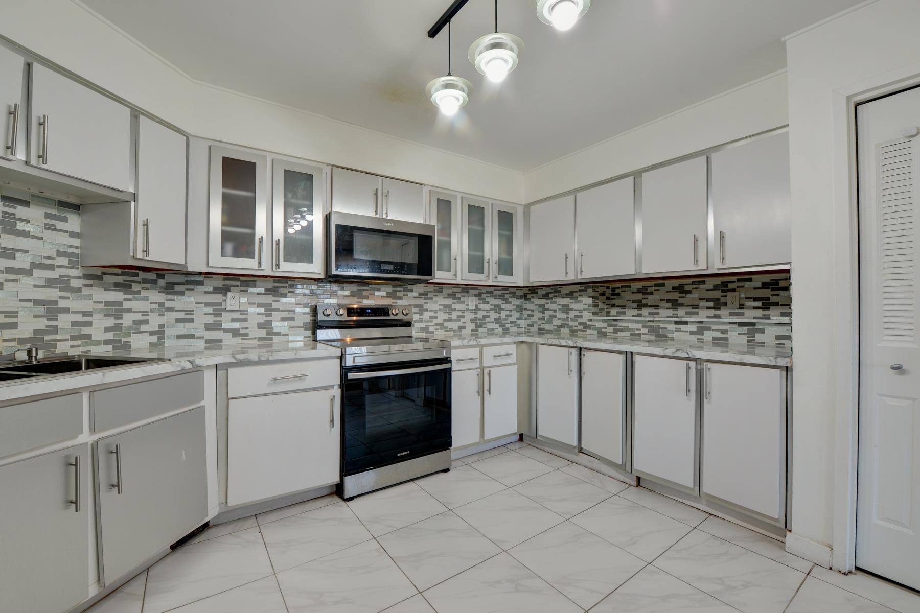 530 Harmon Cove Tower #530, Secaucus, New Jersey image 8