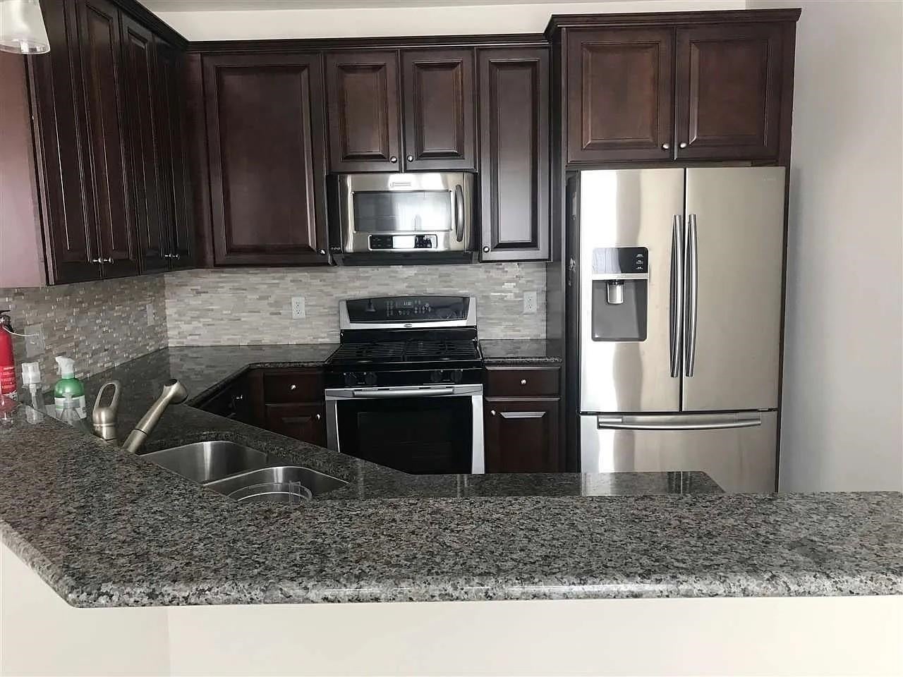 265 CUSTER AVE 118