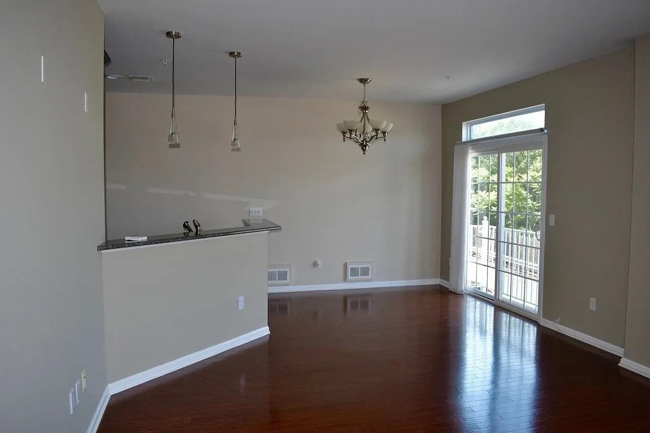 265 CUSTER AVE 118