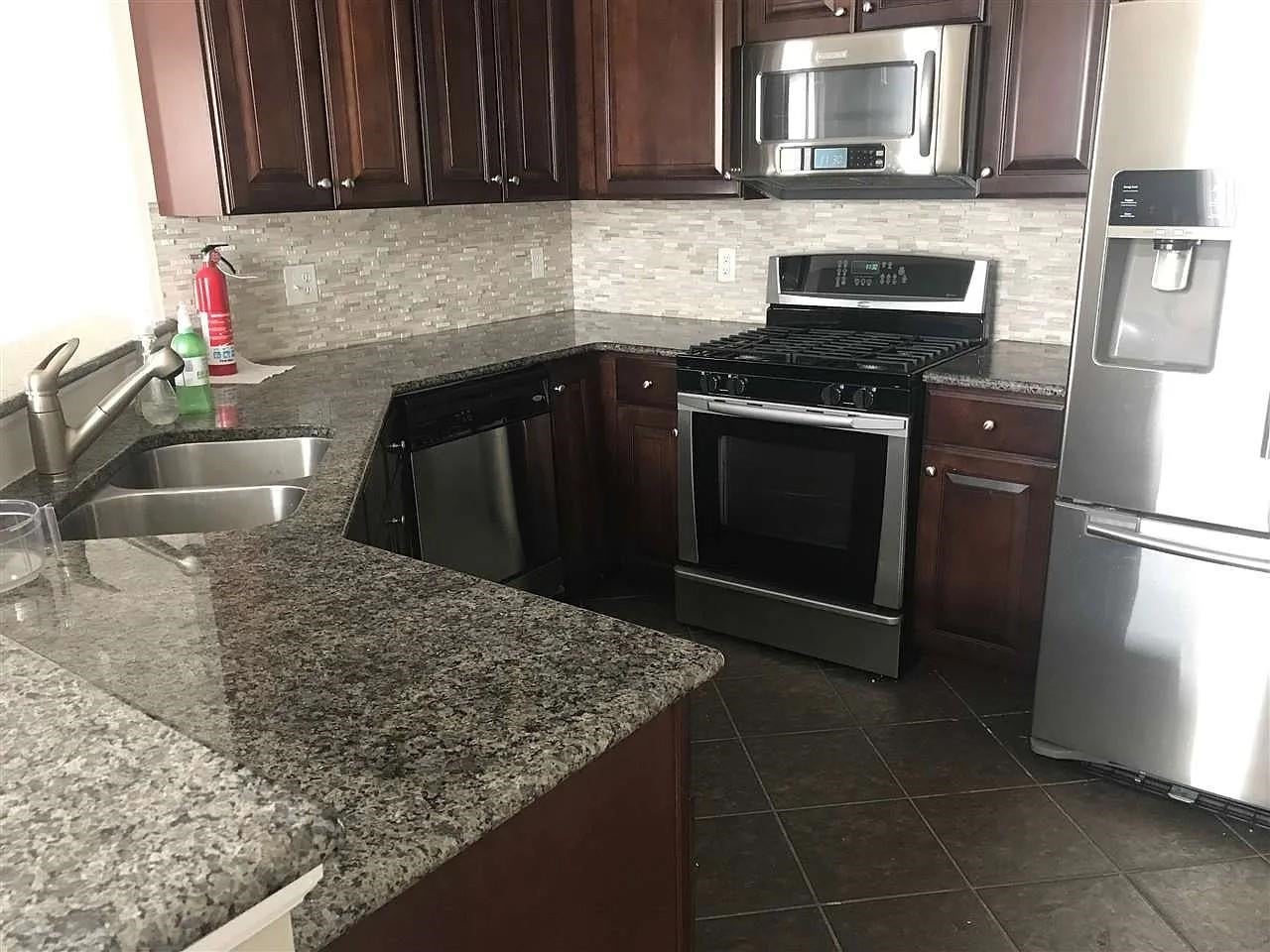 265 CUSTER AVE 118