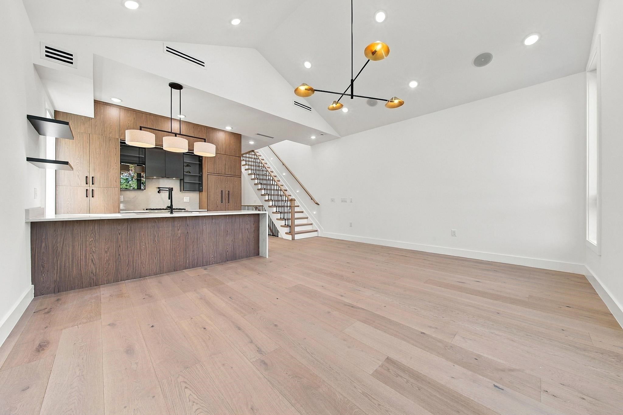 57 WAVERLY ST 2