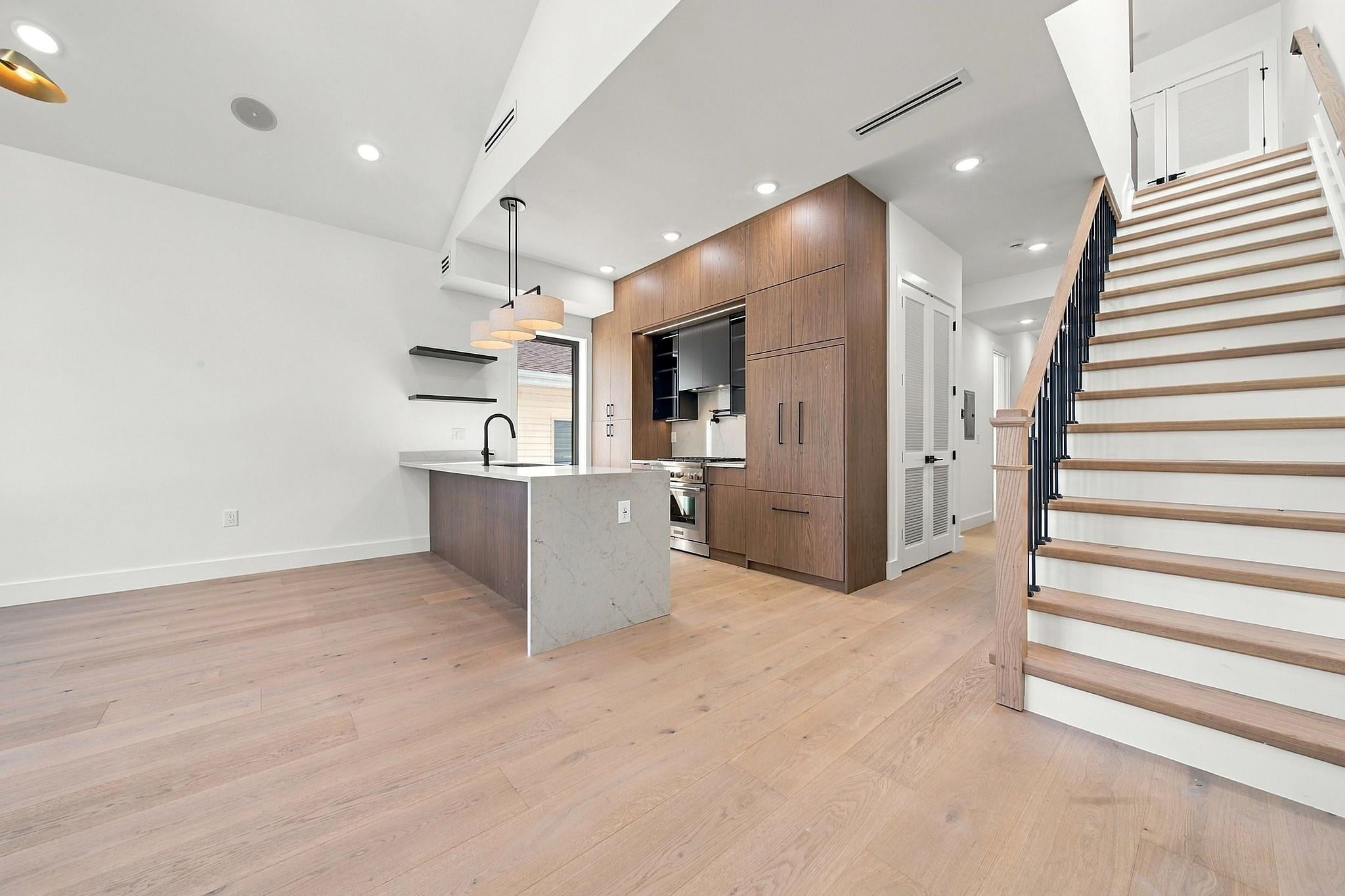 57 WAVERLY ST 2