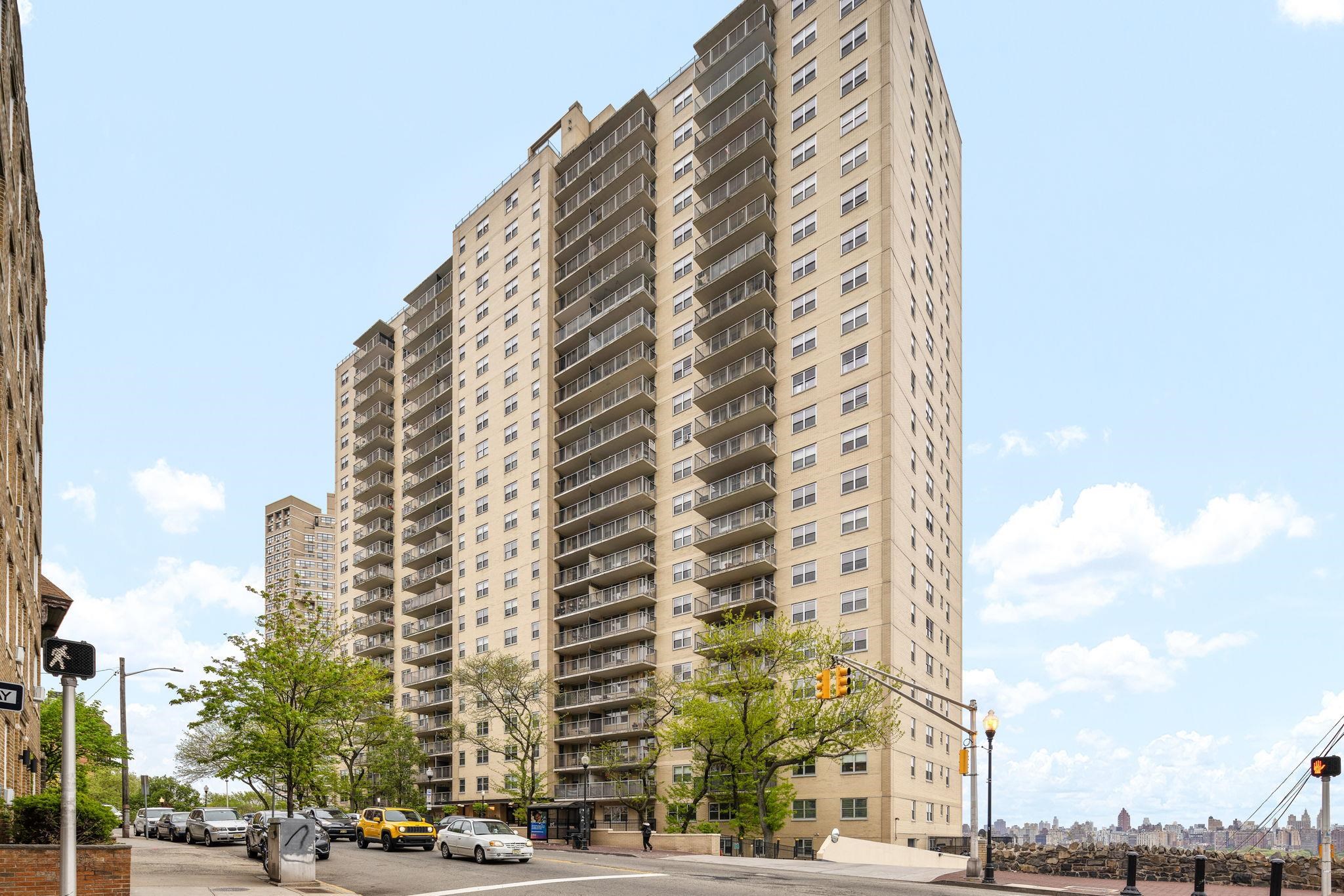 6600 Blvd East #2D, West New York, New Jersey image 24