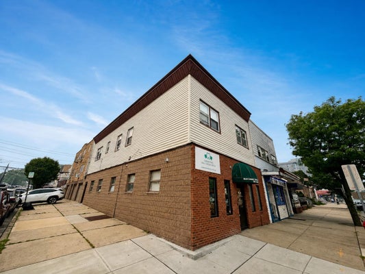 925 BROADWAY # 2A, BAYONNE, NJ 07002 - Image c4e1eb47f9410221210e8b78b07f7d4e/1247562462