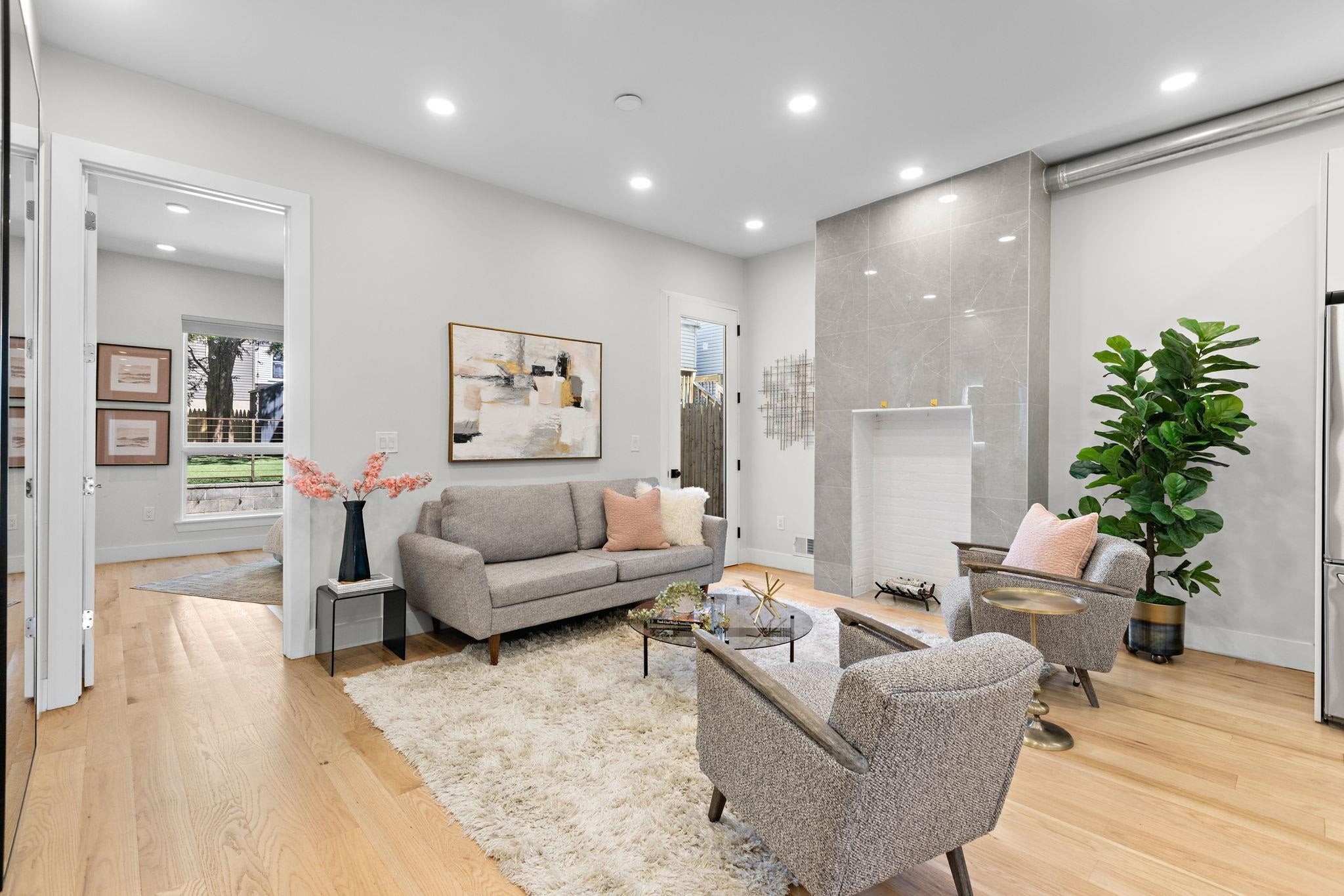 Search Homes 2 176 GRIFFITH ST 1