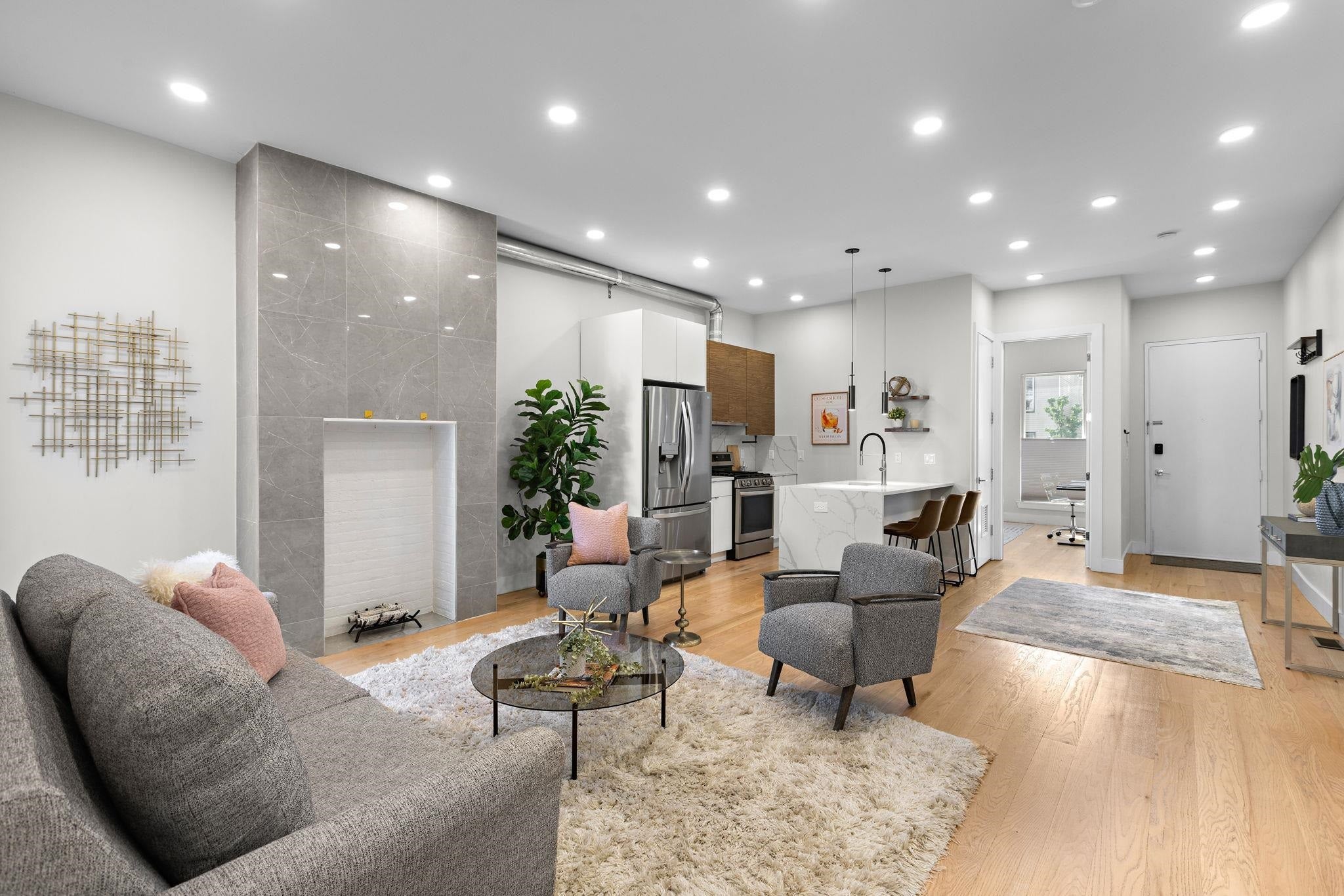 Search Homes 4 176 GRIFFITH ST 1