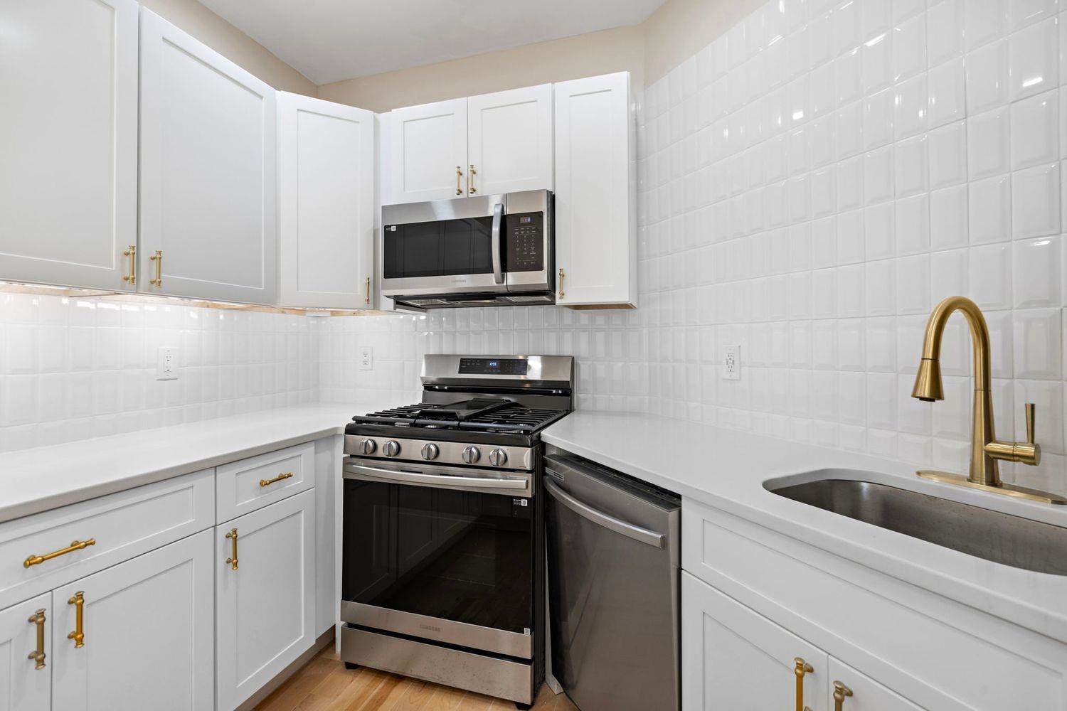 223 Bloomfield St #3E, Hoboken, New Jersey image 3