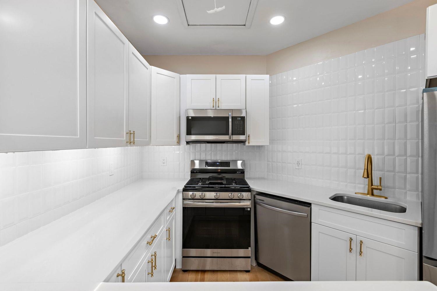 223 Bloomfield St #3E, Hoboken, New Jersey image 4