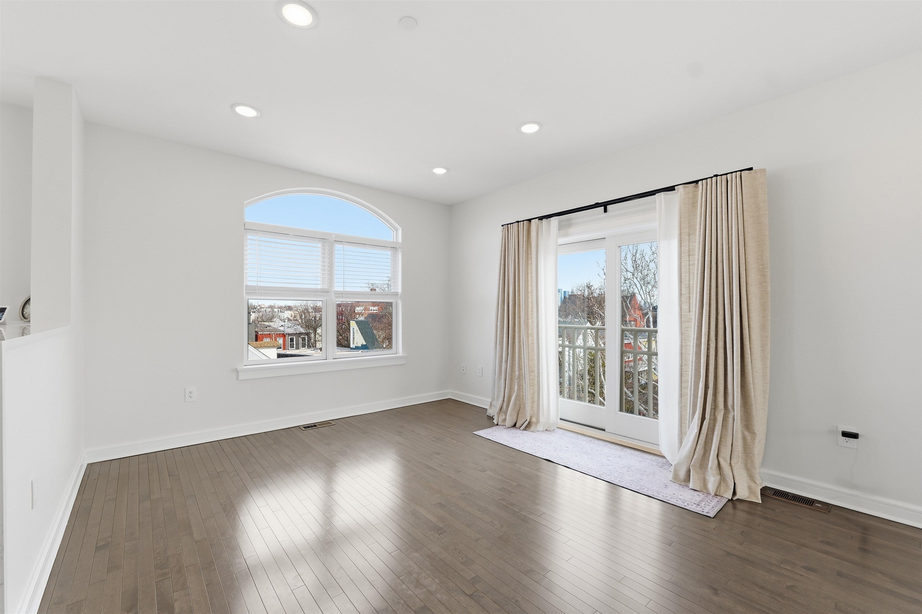 974 SUMMIT AVE 406