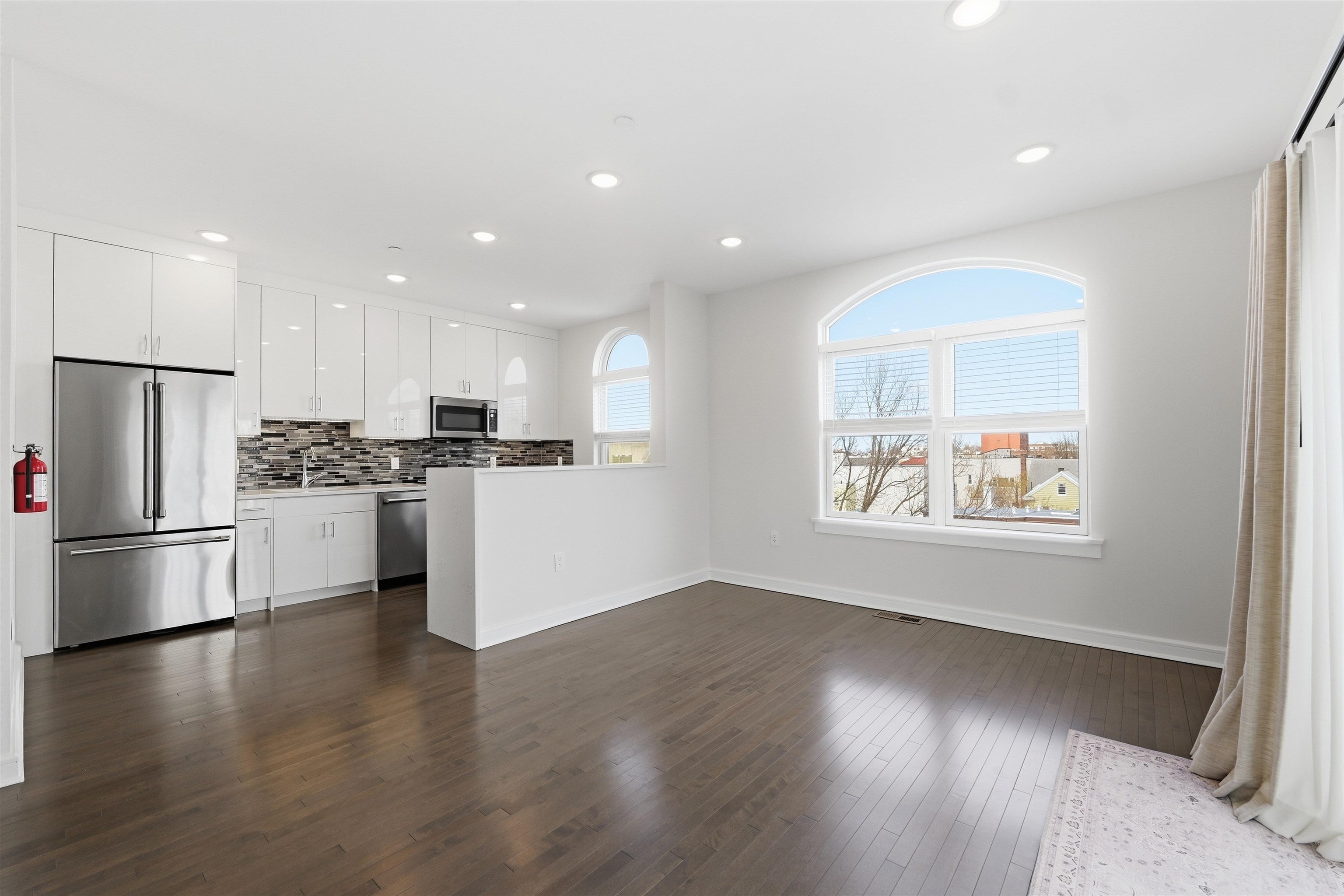 974 SUMMIT AVE 406