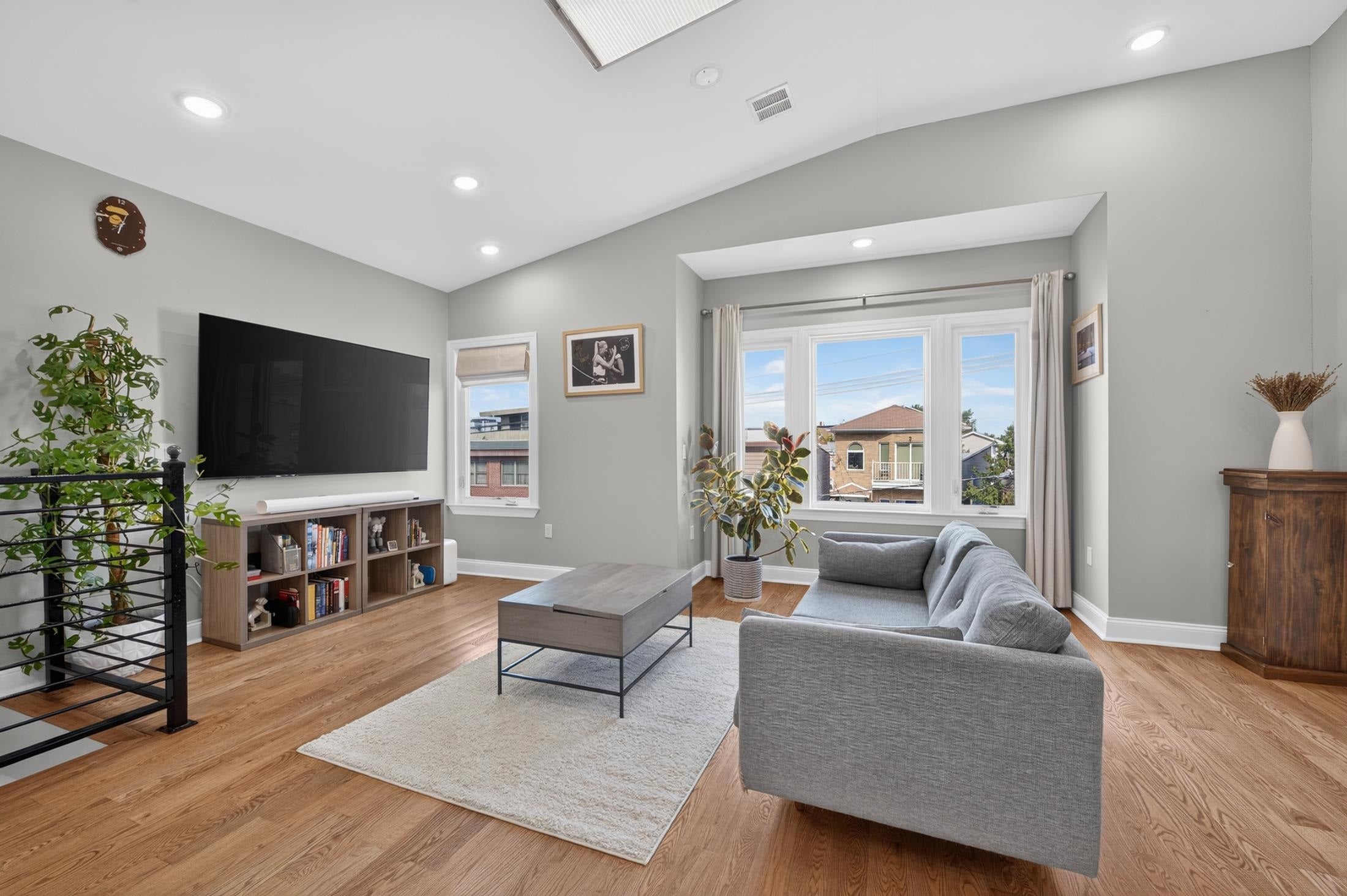 103 THORNE ST 2