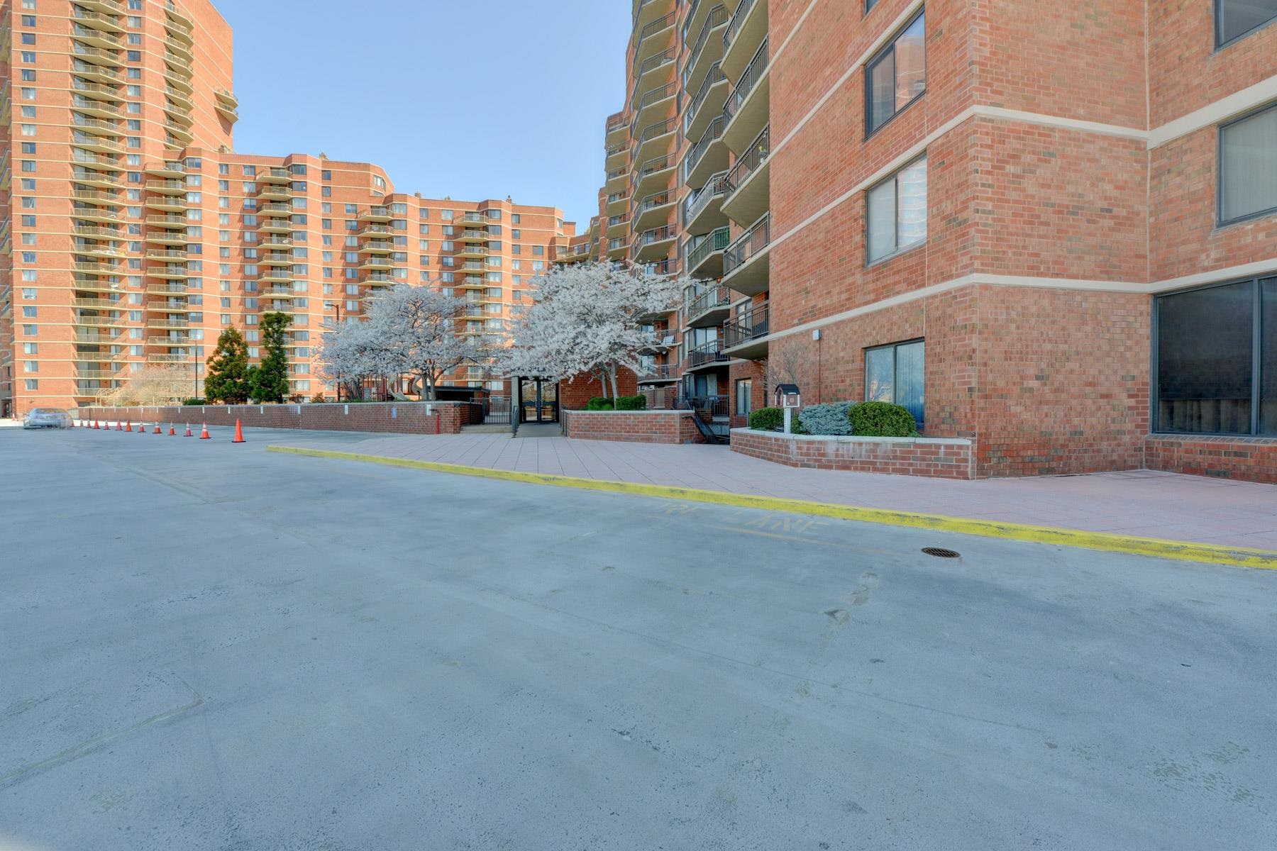 1011 Harmon Cove Tower #1011, Secaucus, New Jersey image 28
