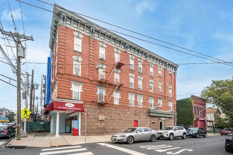 Condo For Sale - 372 Communipaw Ave #4L<br/> Jersey City, NJ 07304