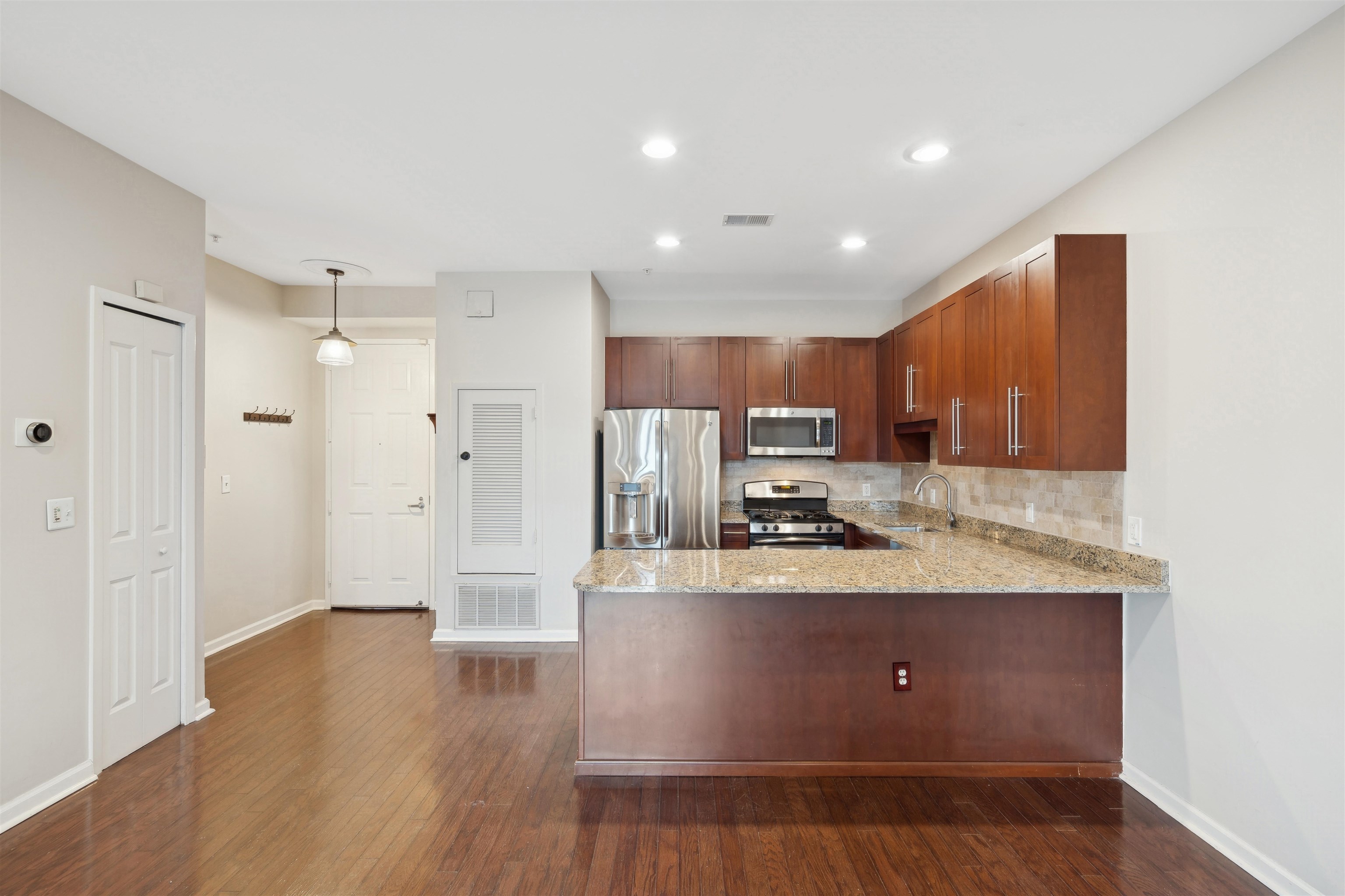 1100 Adams St #308, Hoboken, New Jersey image 5