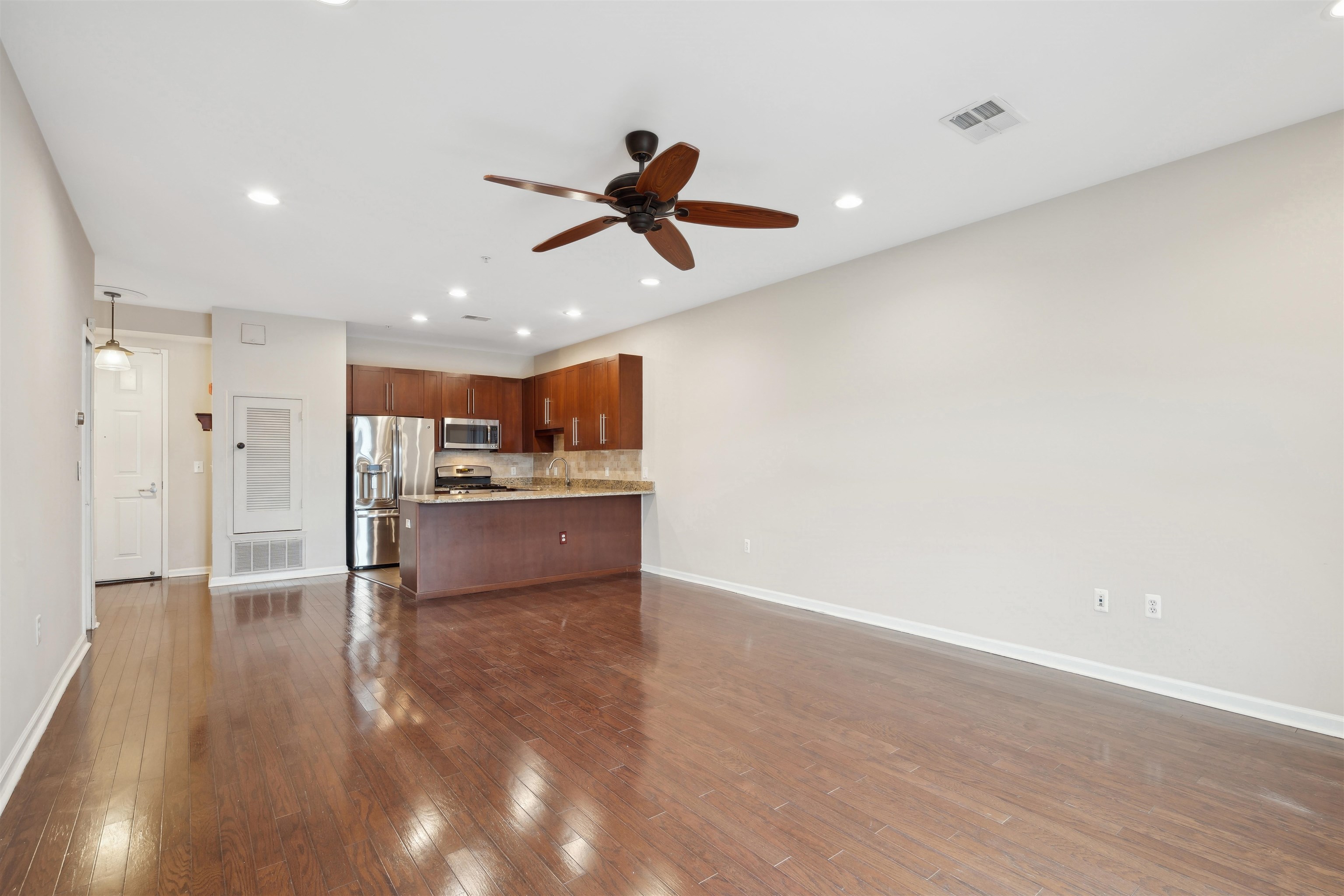 1100 Adams St #308, Hoboken, New Jersey image 4