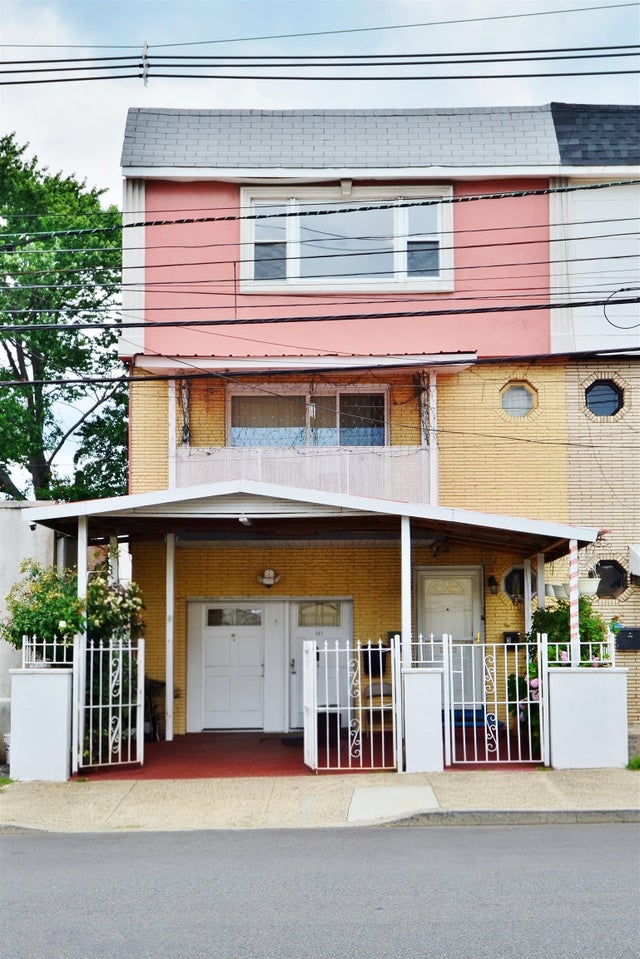 121 GARFIELD AVE 3