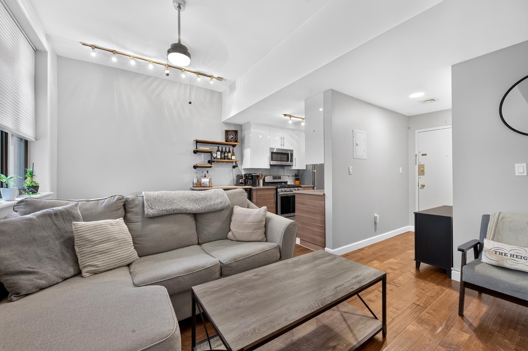 120 SHERMAN AVE 3H