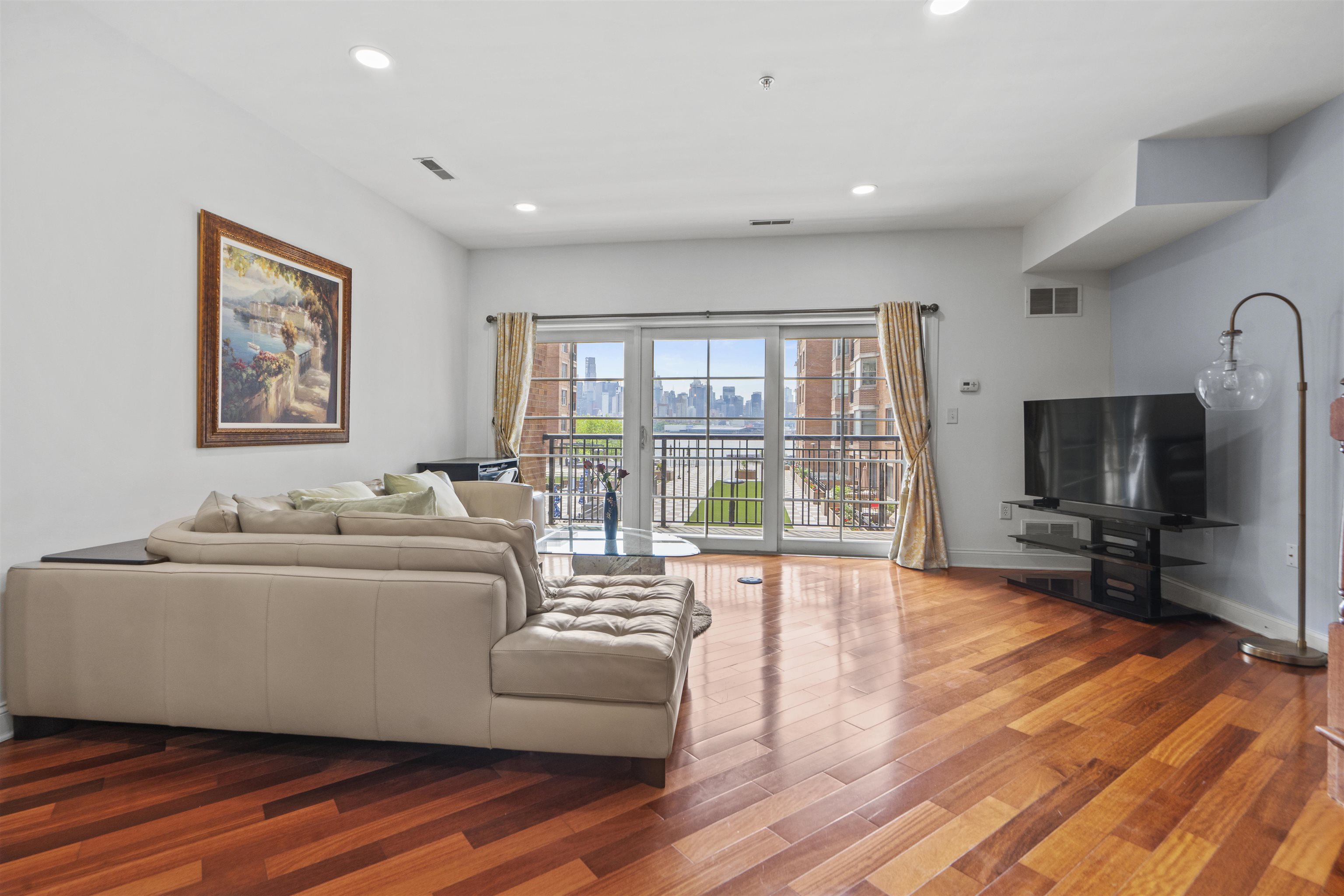 22 Avenue At Port Imperial #221, West New York, New Jersey image 9
