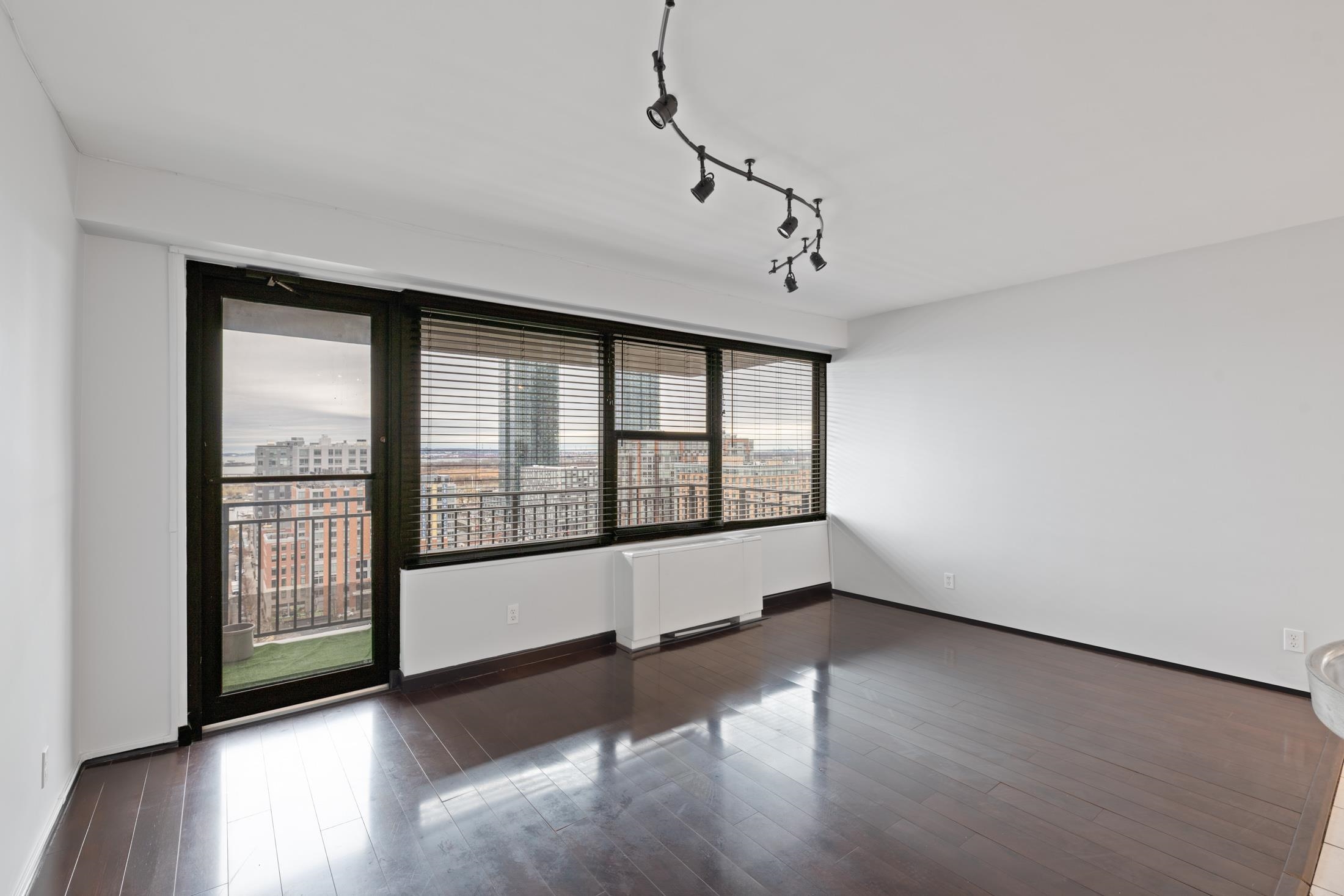 135 Montgomery St #20E, Jersey City, New Jersey image 8