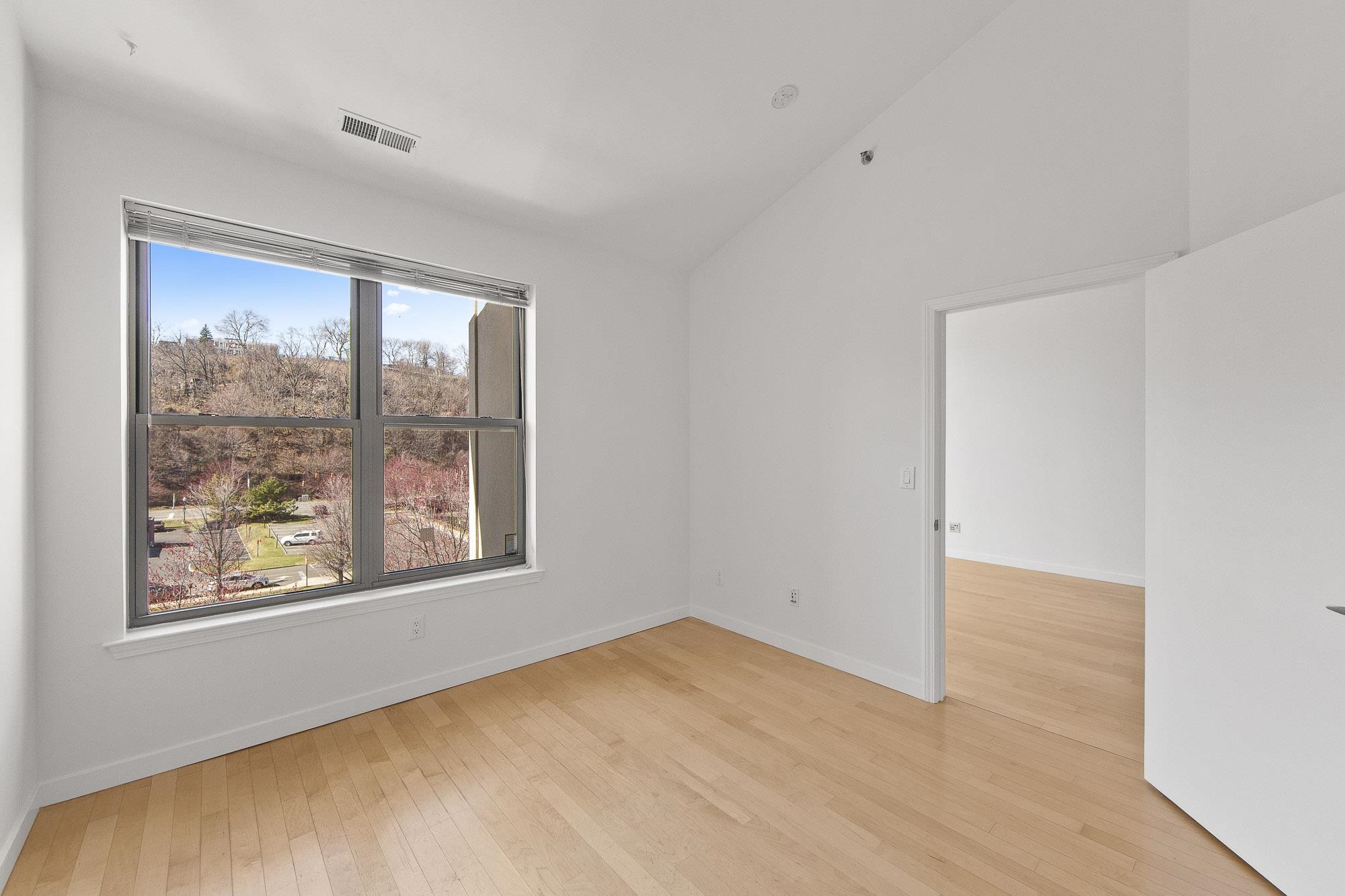 26 Avenue At Port Imperial #424, West New York, New Jersey image 24