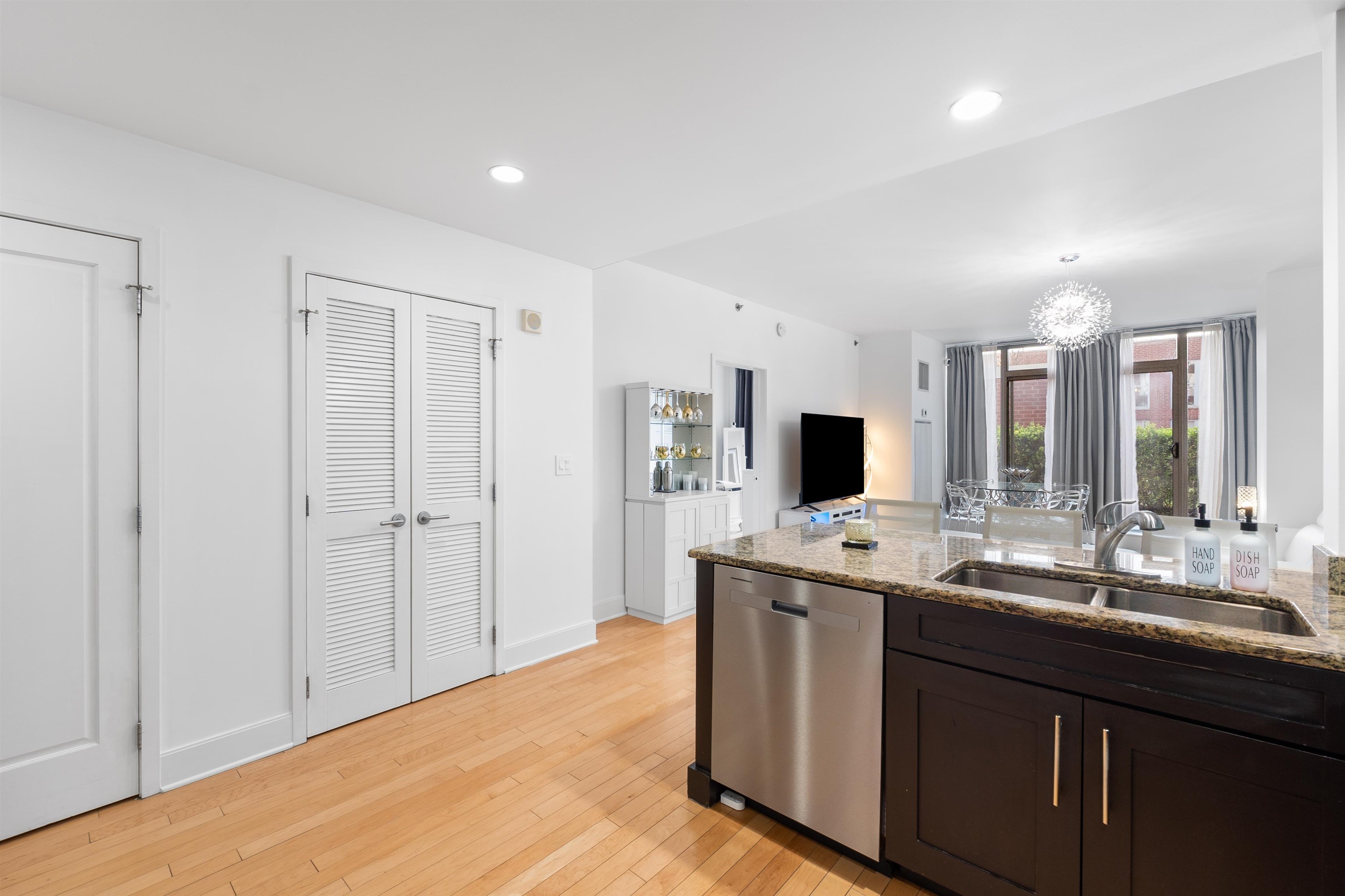 1125 Maxwell Lane #421, Hoboken, New Jersey image 11