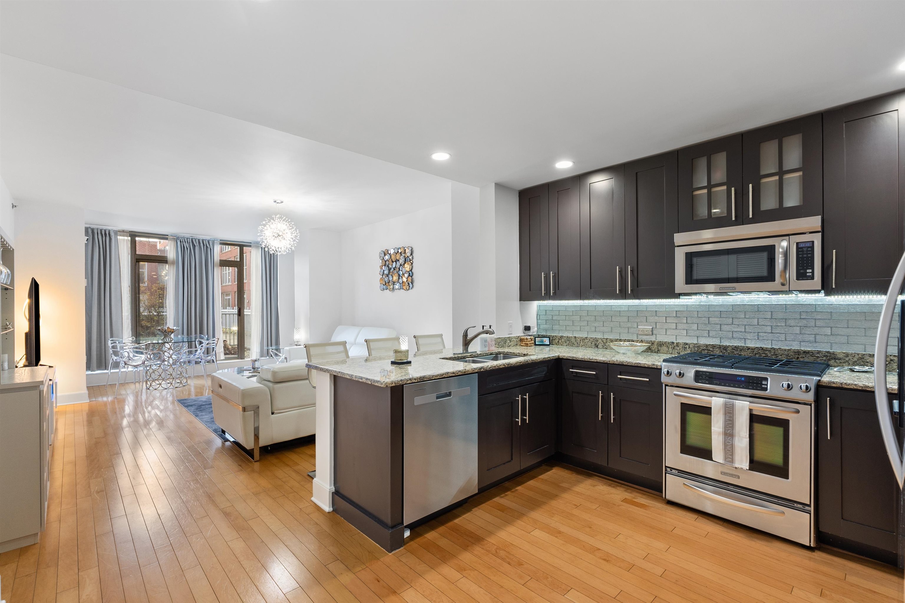 1125 Maxwell Lane #421, Hoboken, New Jersey image 2