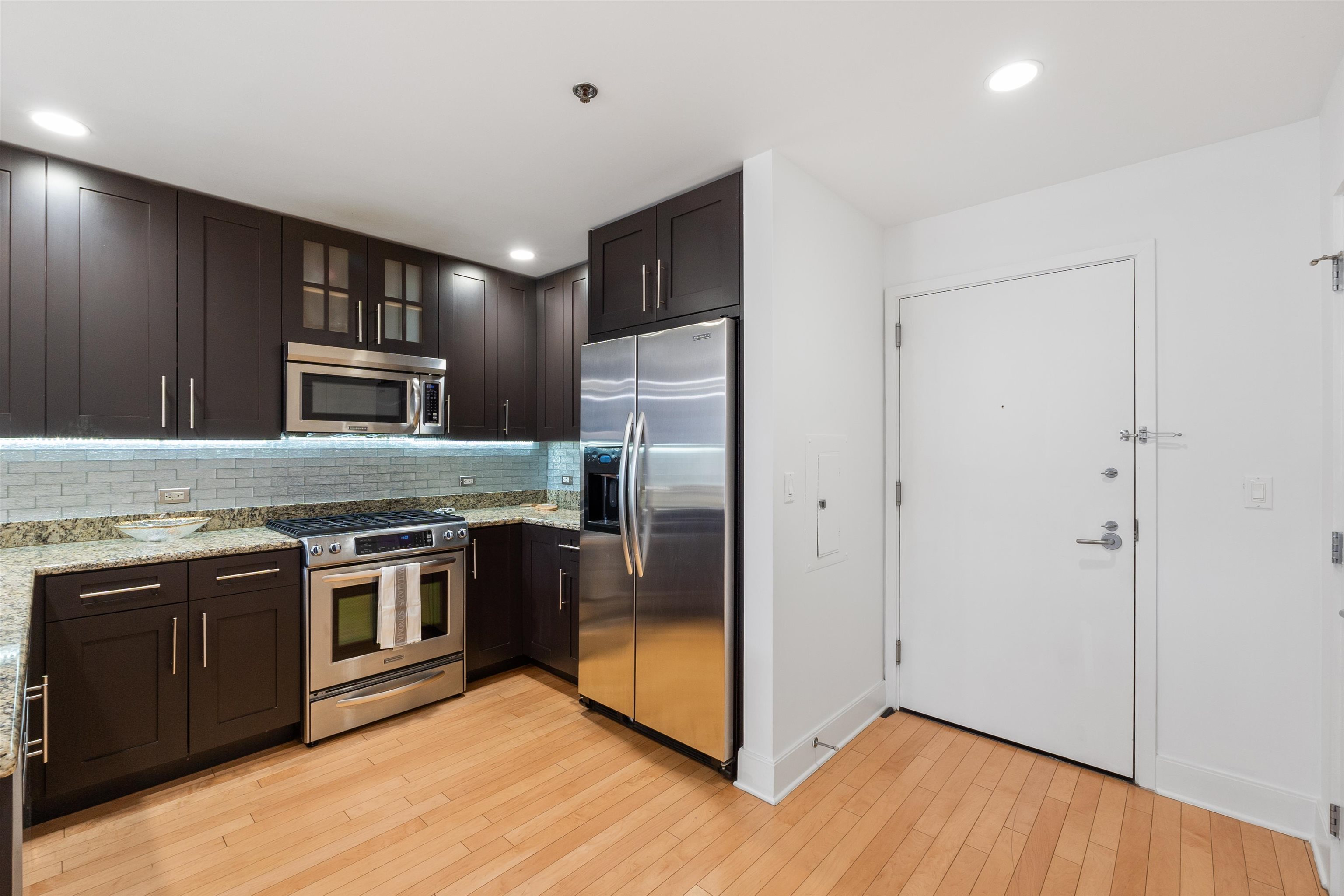 1125 Maxwell Lane #421, Hoboken, New Jersey image 3