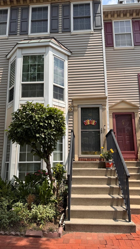 Homes For Sale - 40 Holly St<br/> Jersey City, NJ 07305