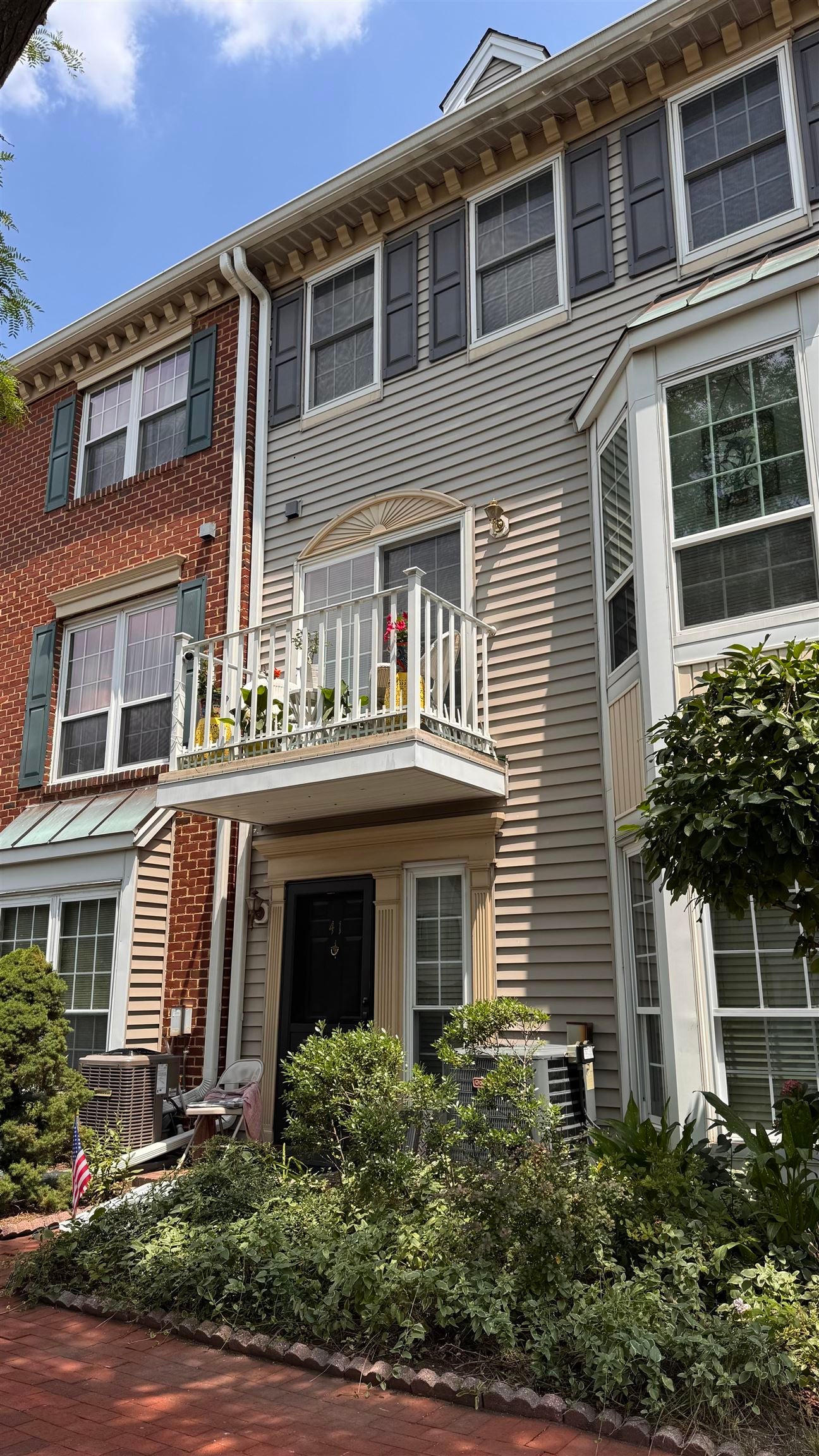 40 HOLLY ST