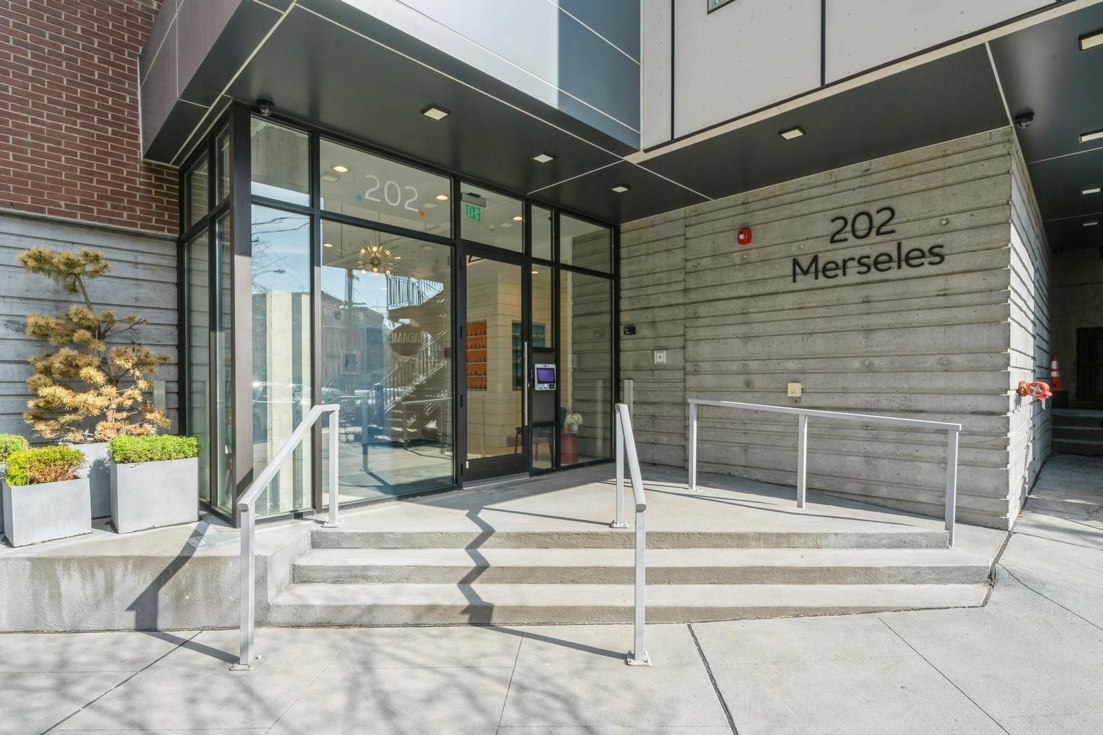 202 Merseles St #503, Jersey City, New Jersey image 1