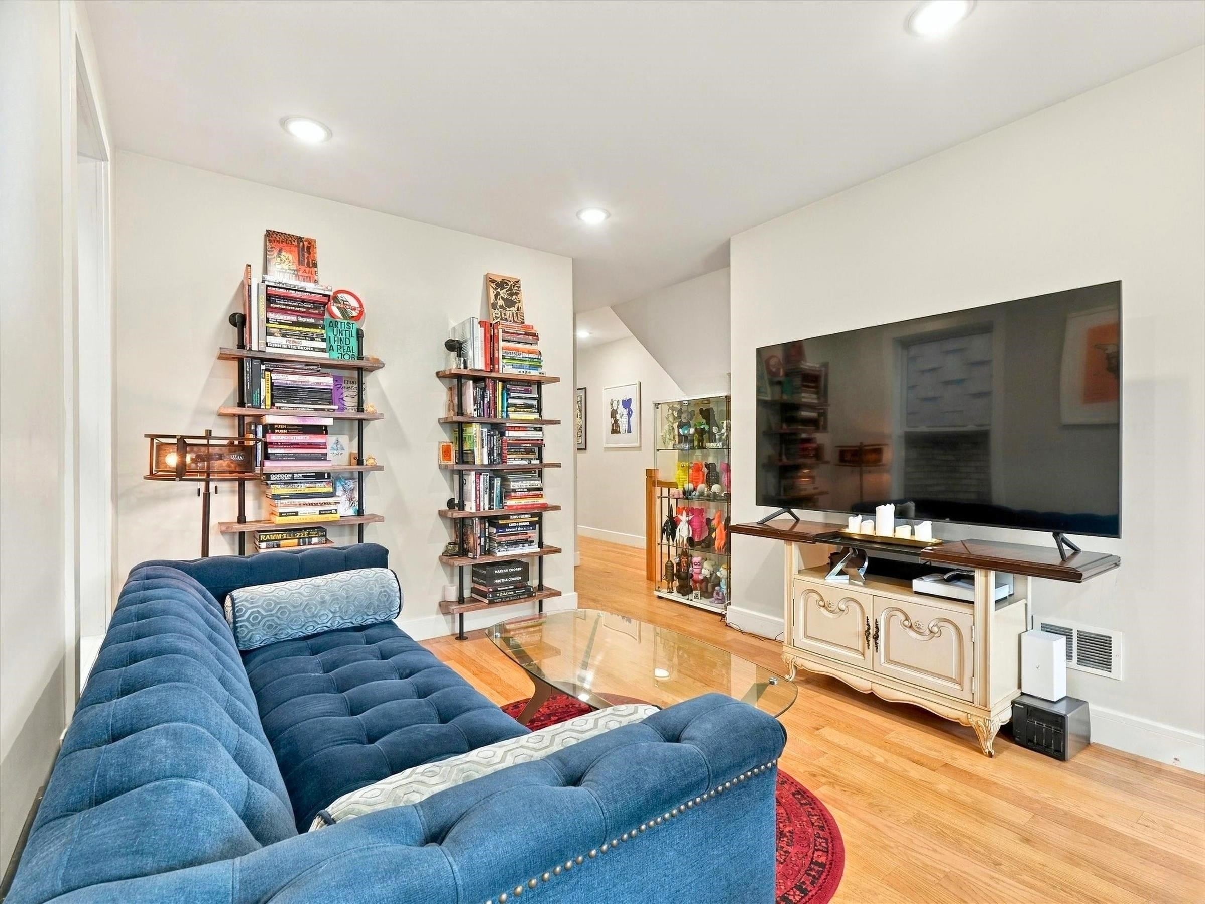 152 BEACH ST 1
