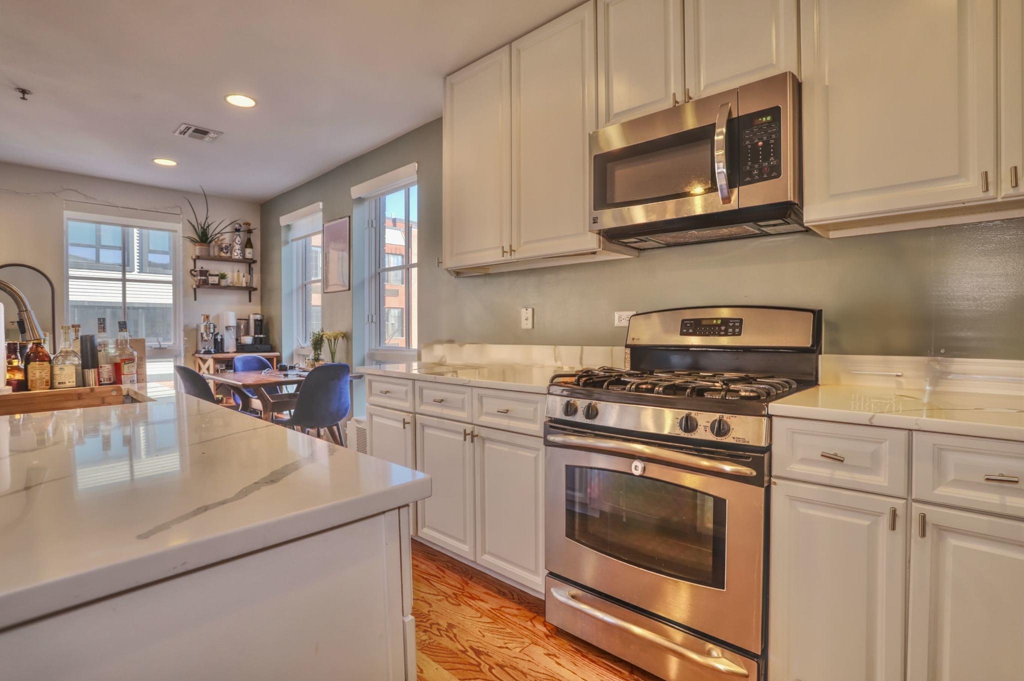 659 1st St #406, Hoboken, New Jersey image 2