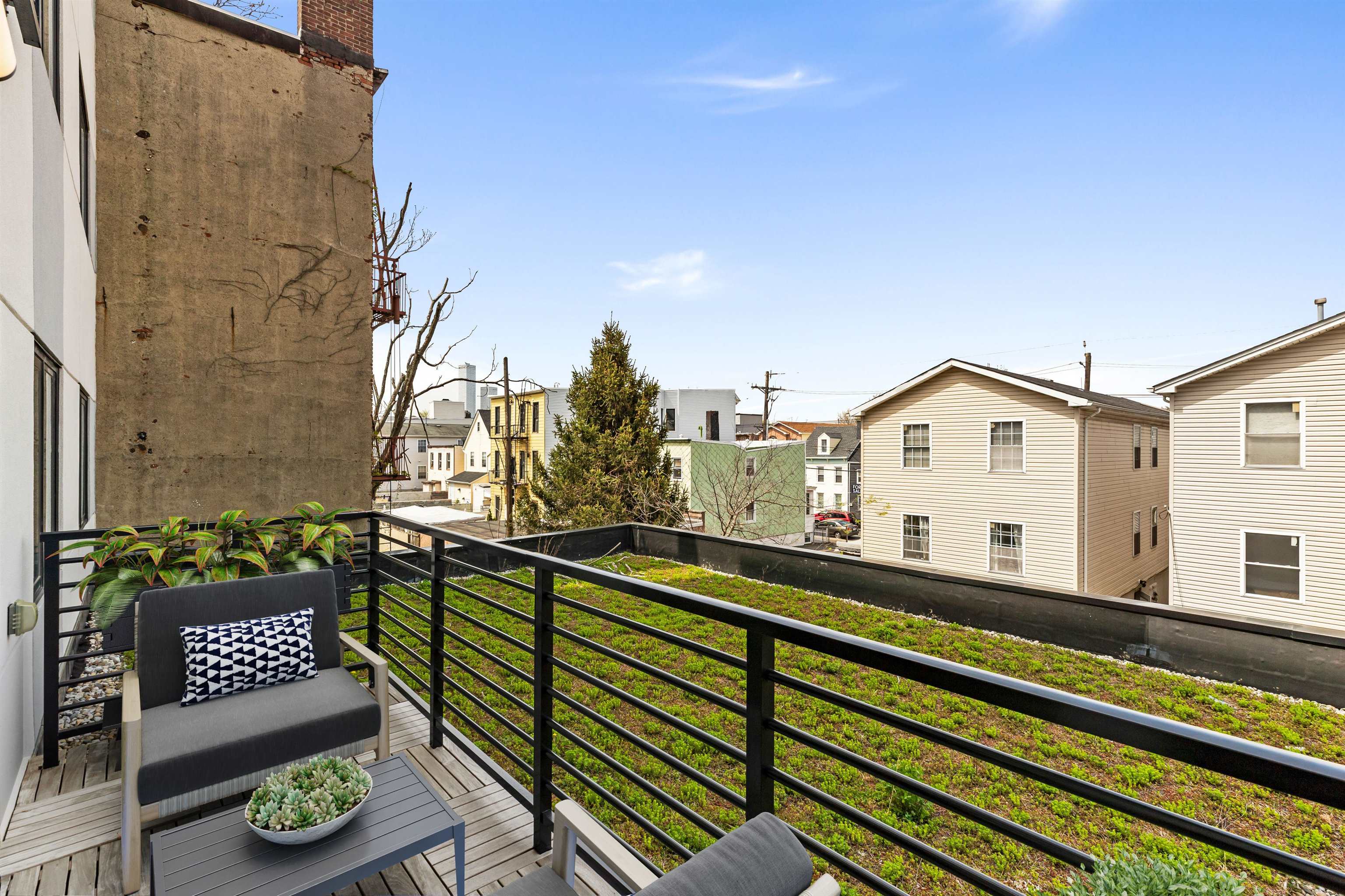 391 Palisade Ave #202, Jersey City, New Jersey image 4