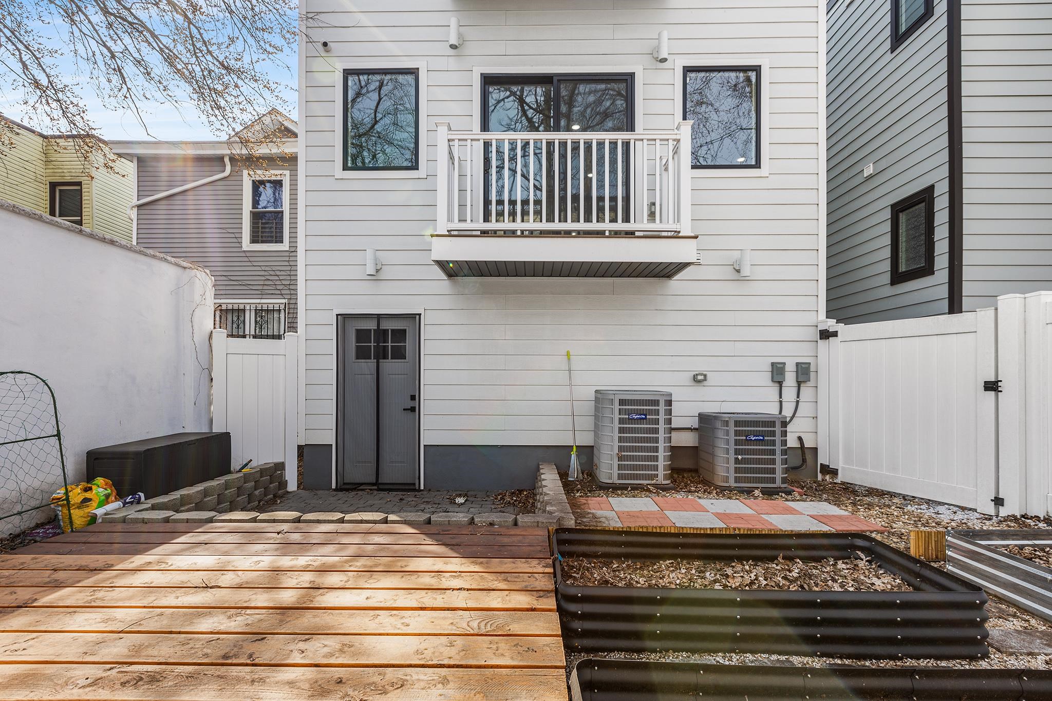 106 Oak St #1, Jersey City, New Jersey image 24