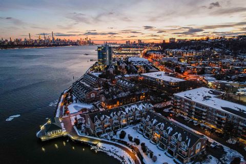 Townhouse For Sale - 21 Grand Cove Way<br/> Edgewater, NJ 07020