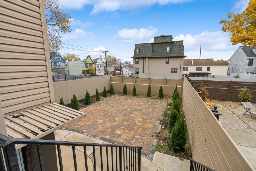 Jersey City, Bergen-Lafayett, New Jersey 07304, United States, 5 Bedrooms Bedrooms, ,4 BathroomsBathrooms,Residential,Active,29018