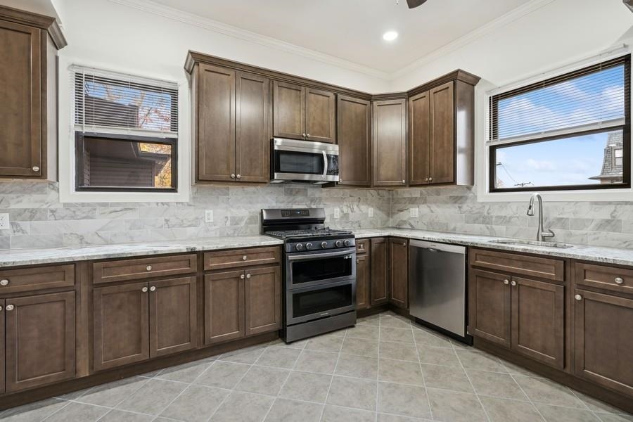 Jersey City, Bergen-Lafayett, New Jersey 07304, United States, 5 Bedrooms Bedrooms, ,4 BathroomsBathrooms,Residential,Active,29018