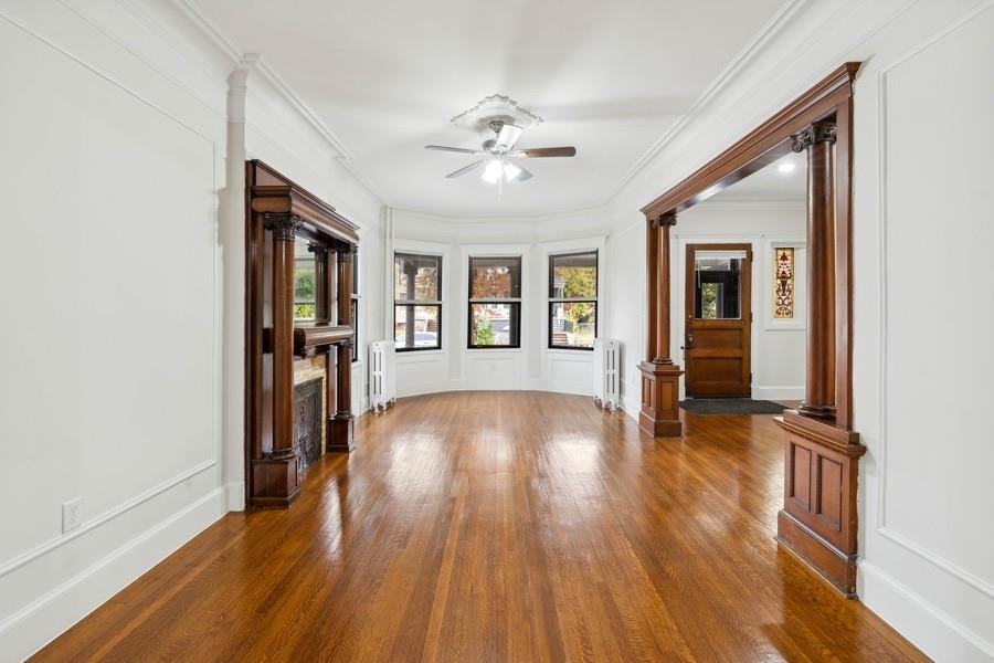 Jersey City, Bergen-Lafayett, New Jersey 07304, United States, 5 Bedrooms Bedrooms, ,4 BathroomsBathrooms,Residential,Active,29018