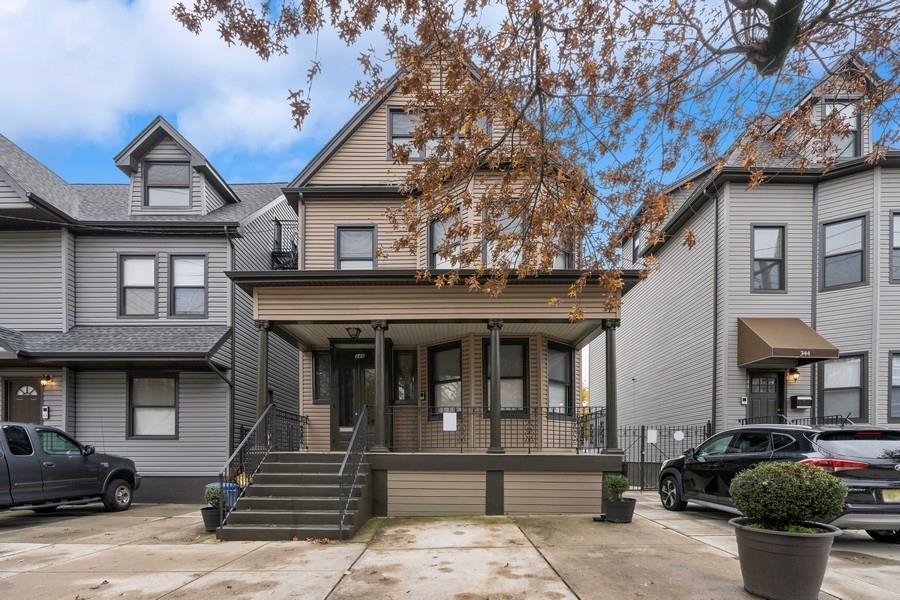 Jersey City, Bergen-Lafayett, New Jersey 07304, United States, 5 Bedrooms Bedrooms, ,4 BathroomsBathrooms,Residential,Active,29018