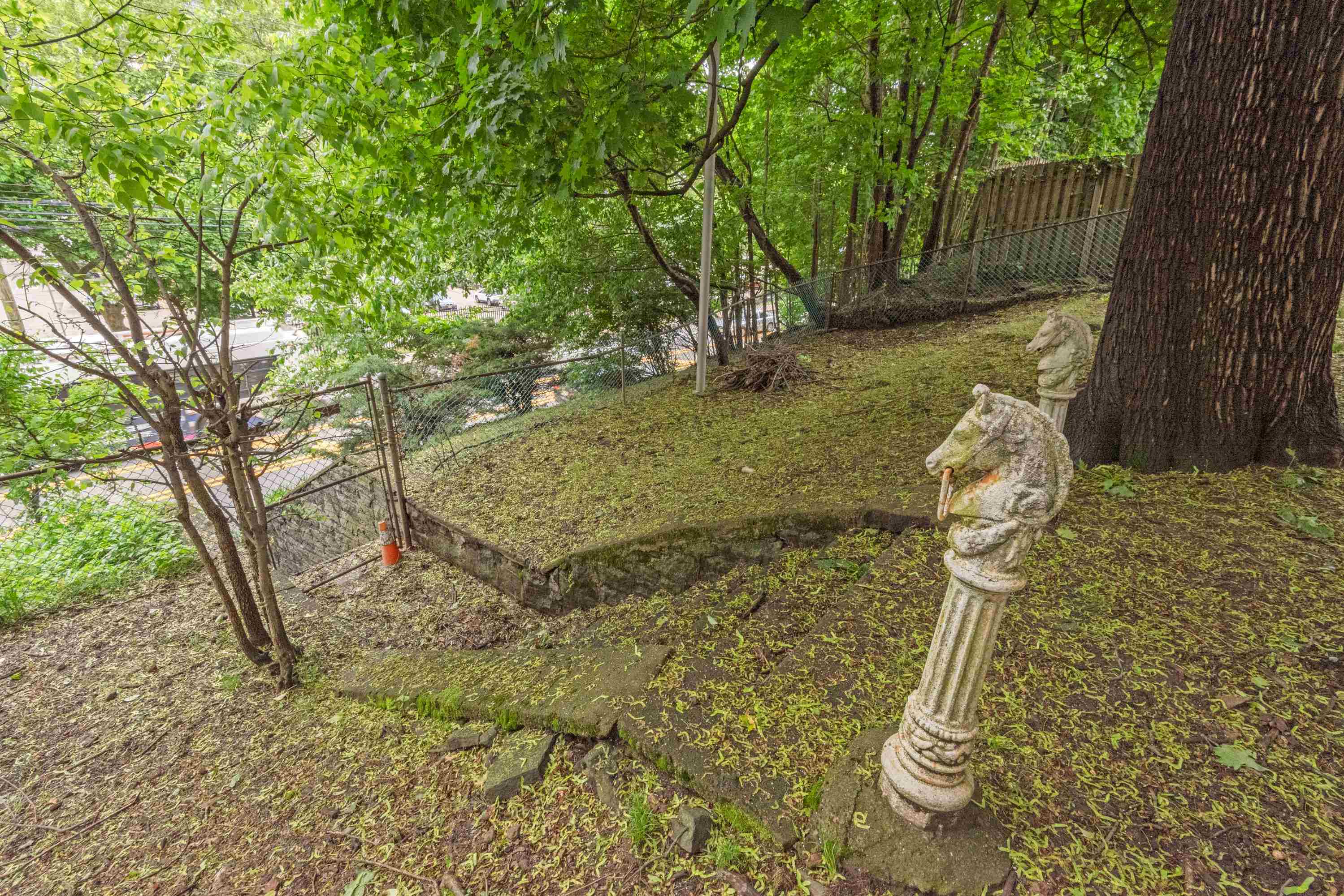 1208 River Rd, Edgewater, New Jersey image 1