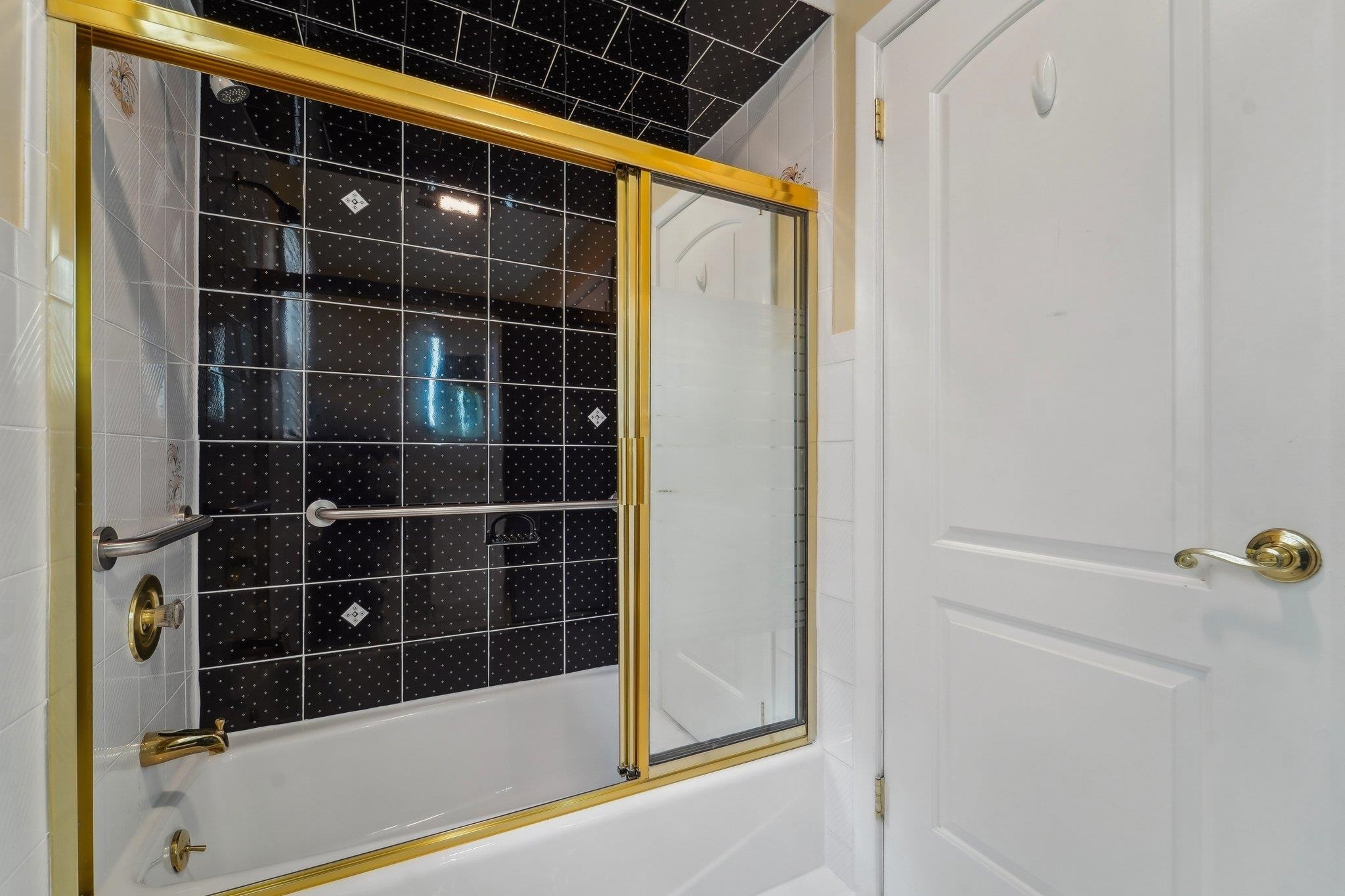 170 West 8th St, Bayonne, New Jersey image 23
