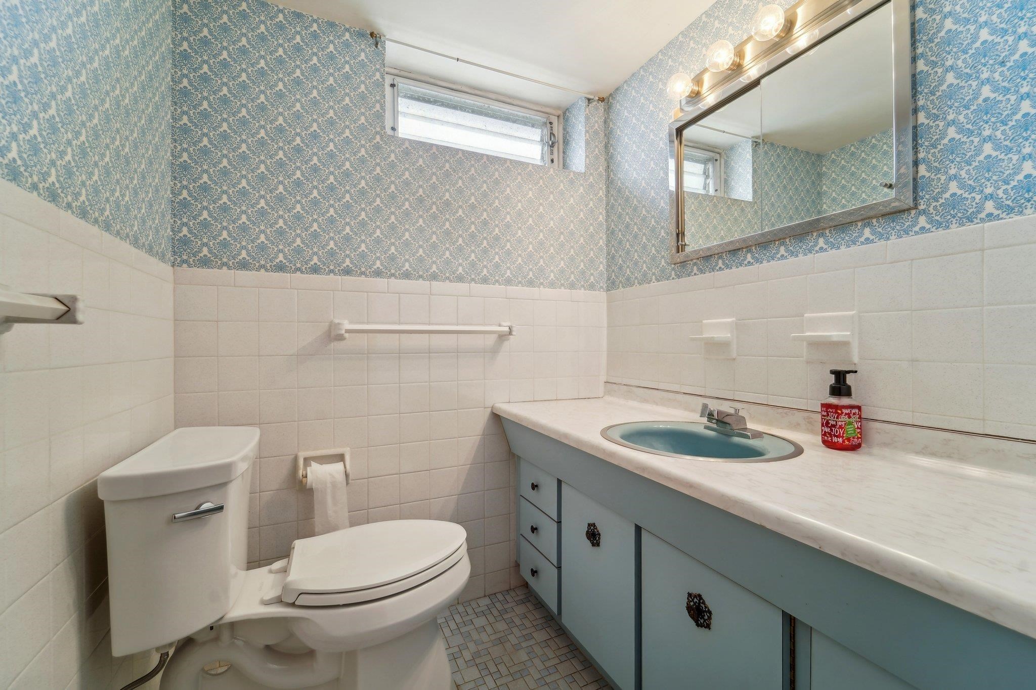 170 West 8th St, Bayonne, New Jersey image 32
